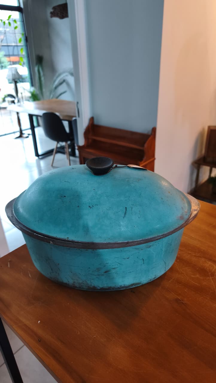 Panela Antiga Oval com Tampa – Alumínio Azul Turquesa