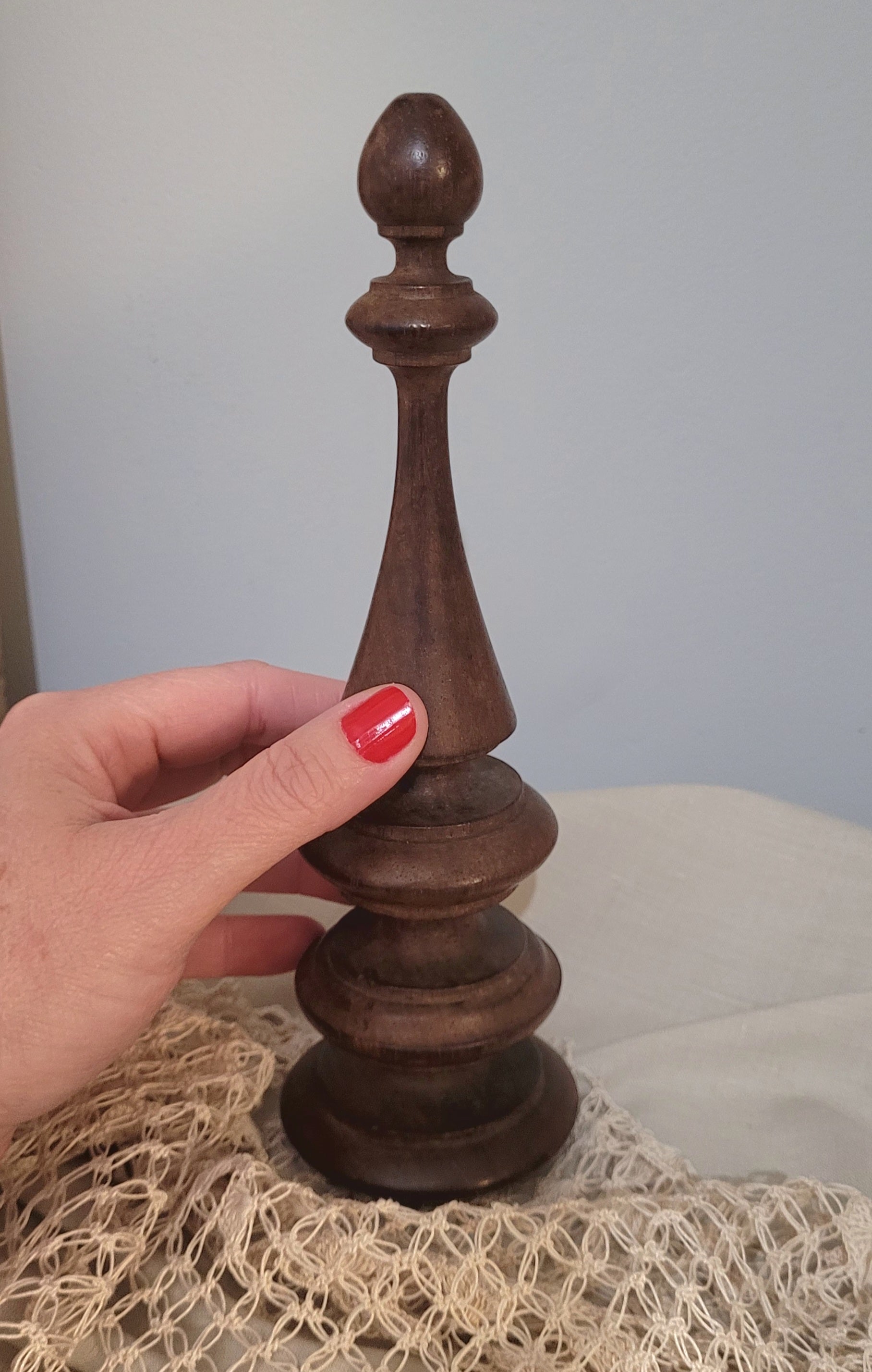 Conjunto Raro de Clássicos Pináculos/Adornos Antigos em Madeira Maciça torneada – 23cm