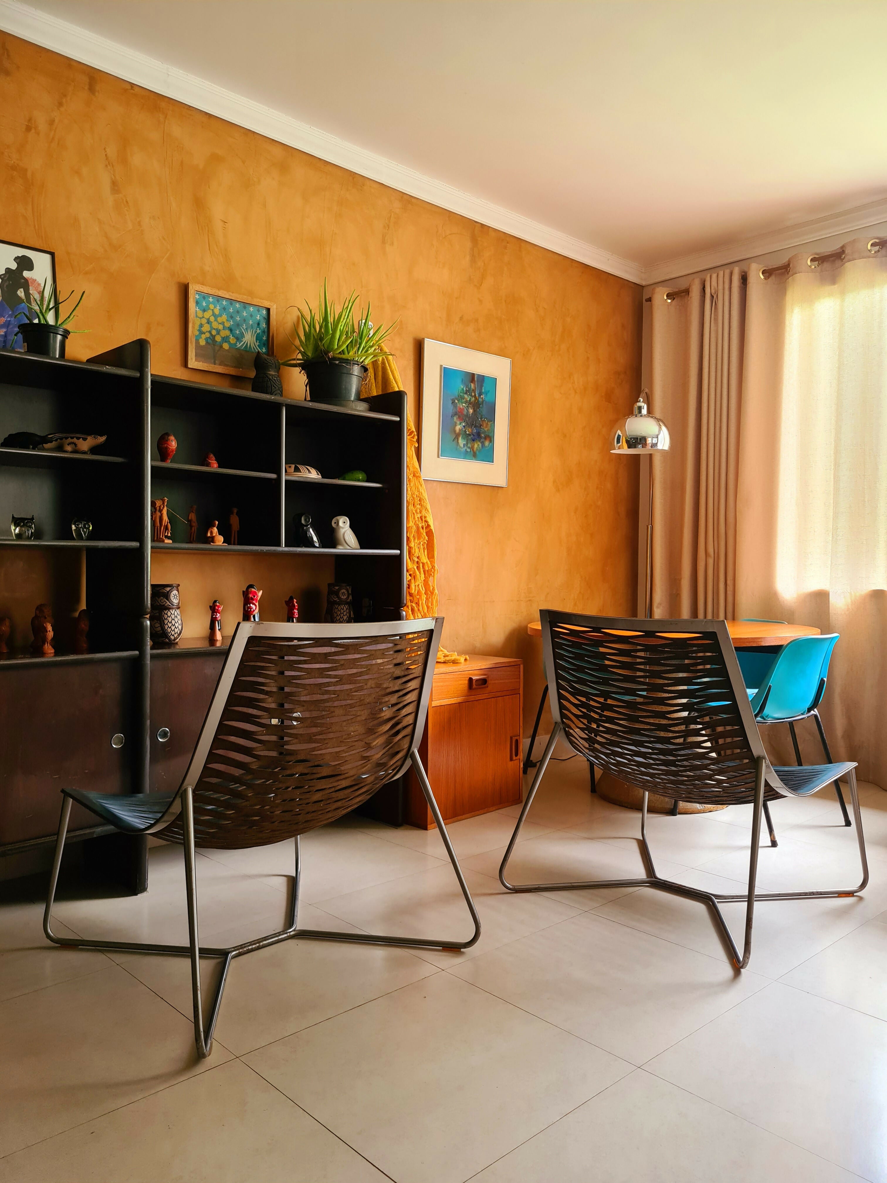 Par de poltronas Yan por Mercelo Ligieri