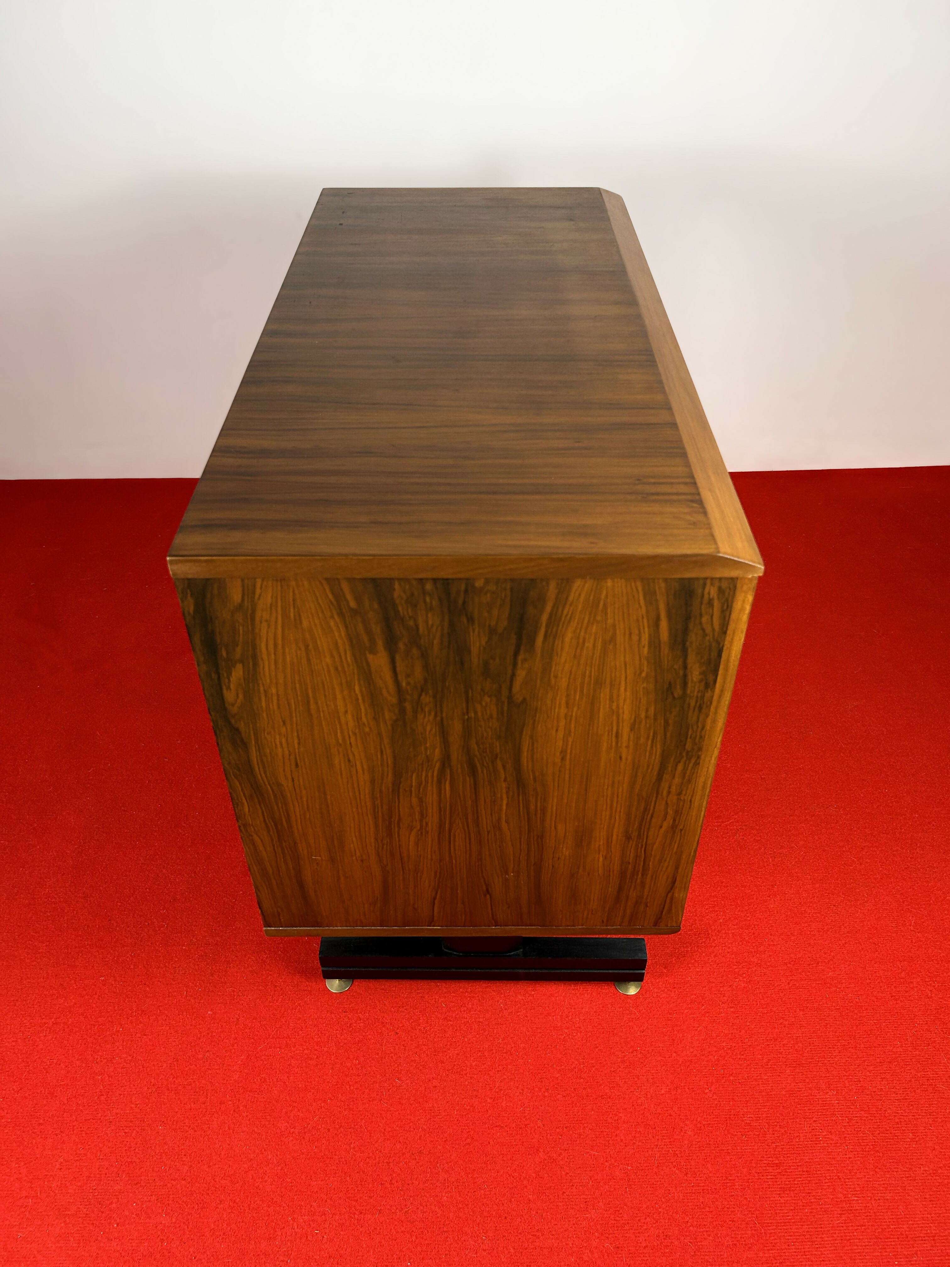 Raro Bar Cimo 60’s em Caviúna e Latão