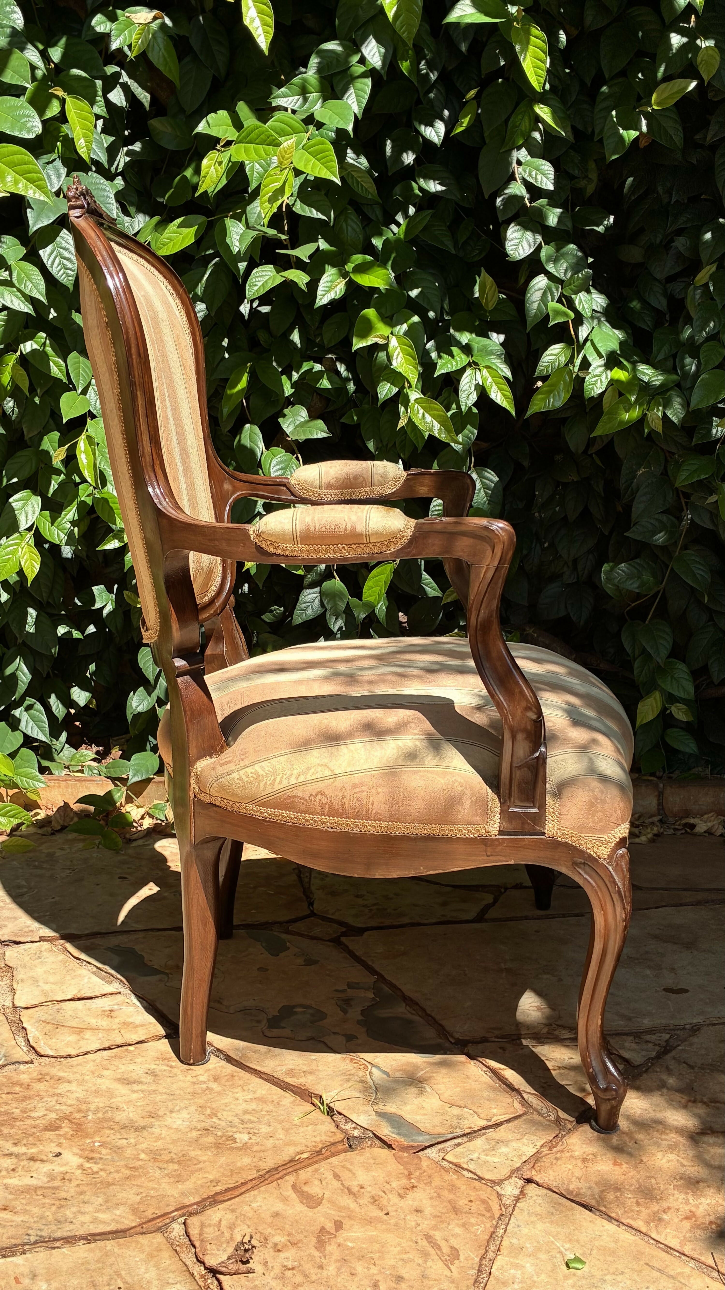 Par de poltronas estilo Luís XV