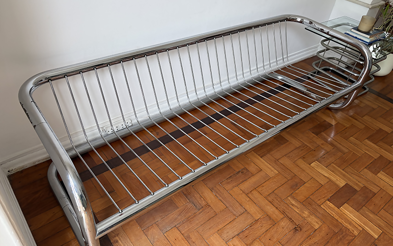 Sofá da HOBJETO, de Geraldo de Barros (3 lugares)