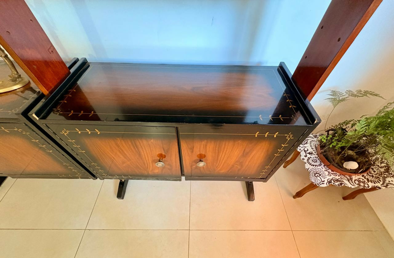 Estante anos 60 em Jacarandá.