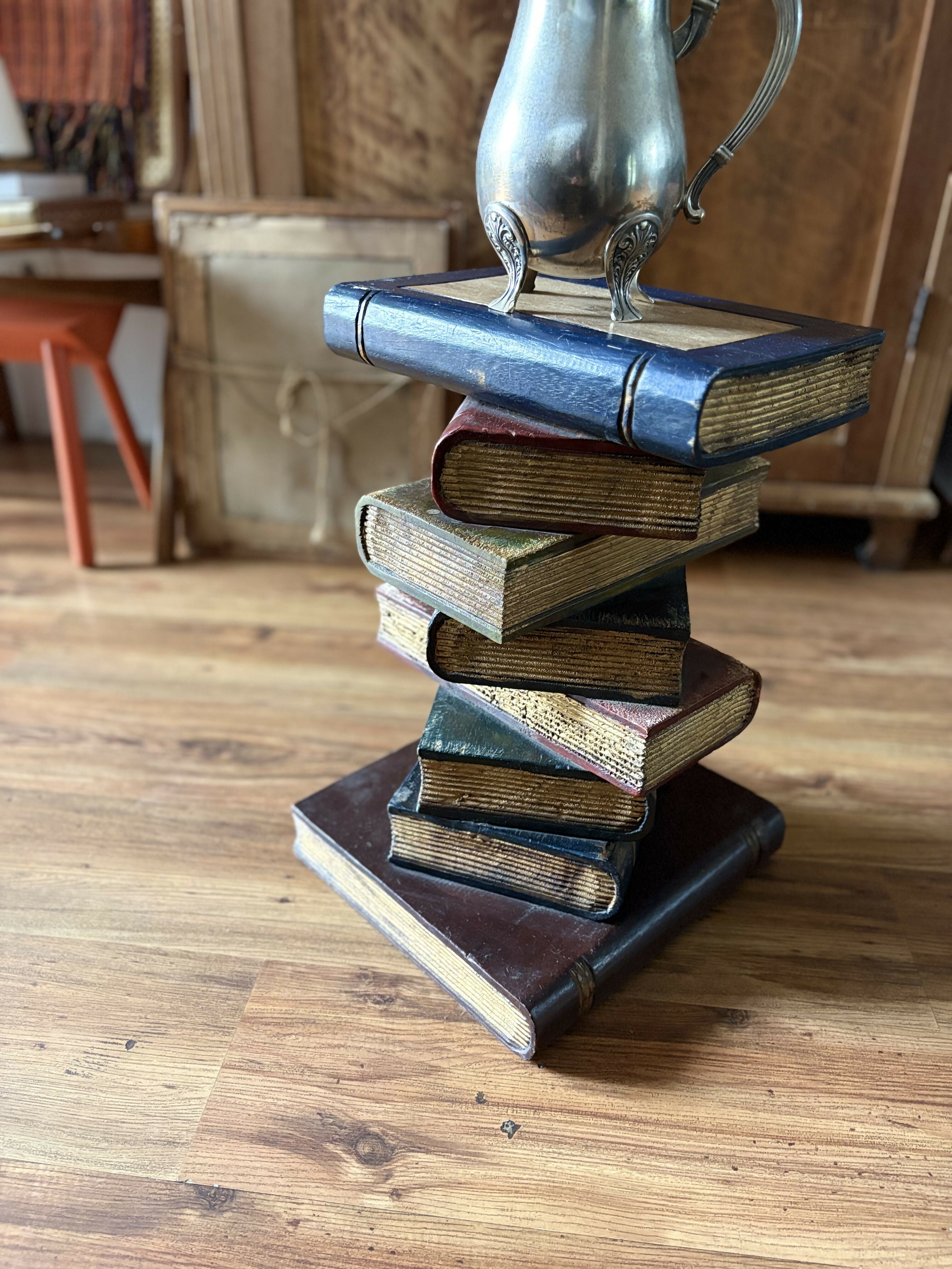 Mesinha pilha de livros