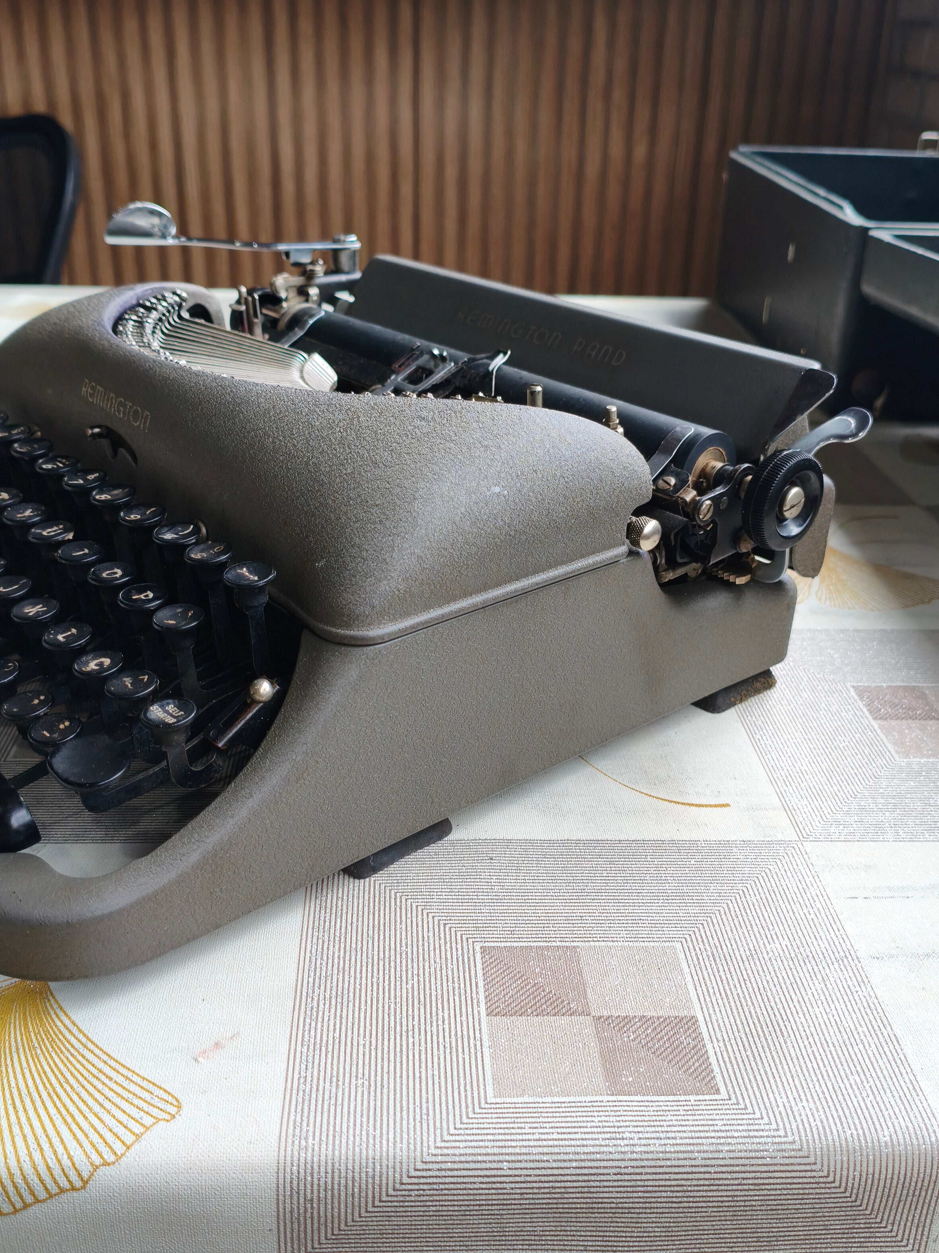 Máquina de escrever Remington Rand com maleta