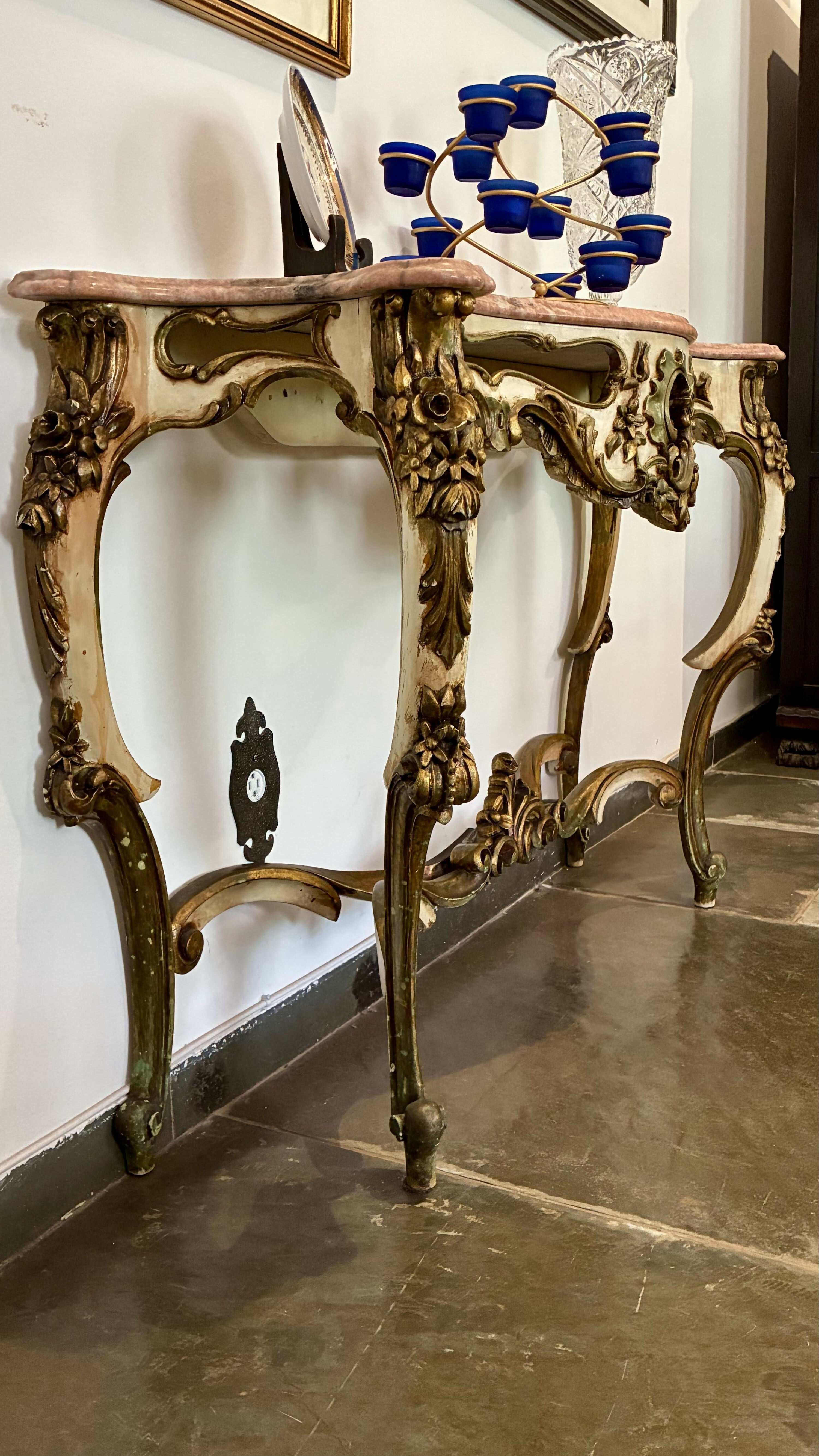 Aparador com Tampo de Mármore Rosa