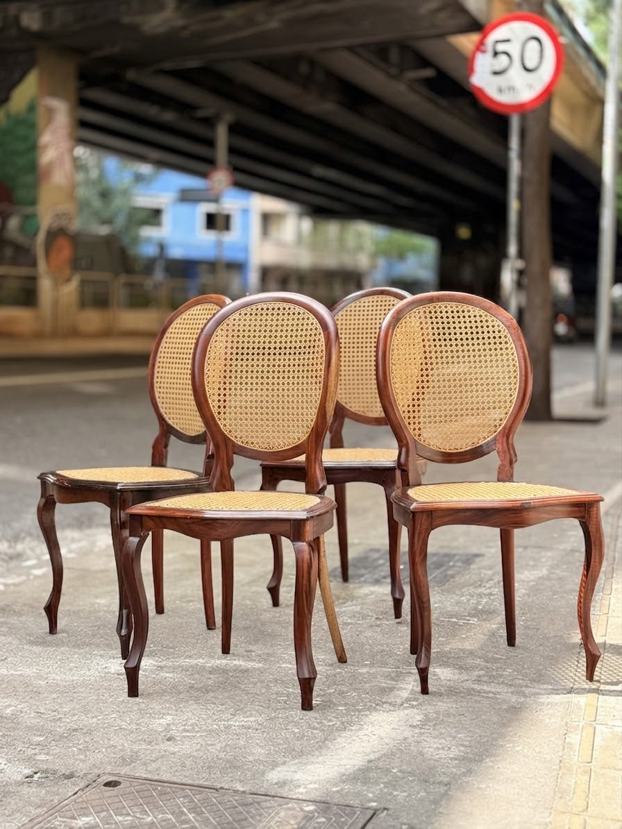 Conjunto de 4 Cadeiras Medalhão em Jacarandá maciço (estrutura restaurada - sem palhinha) 