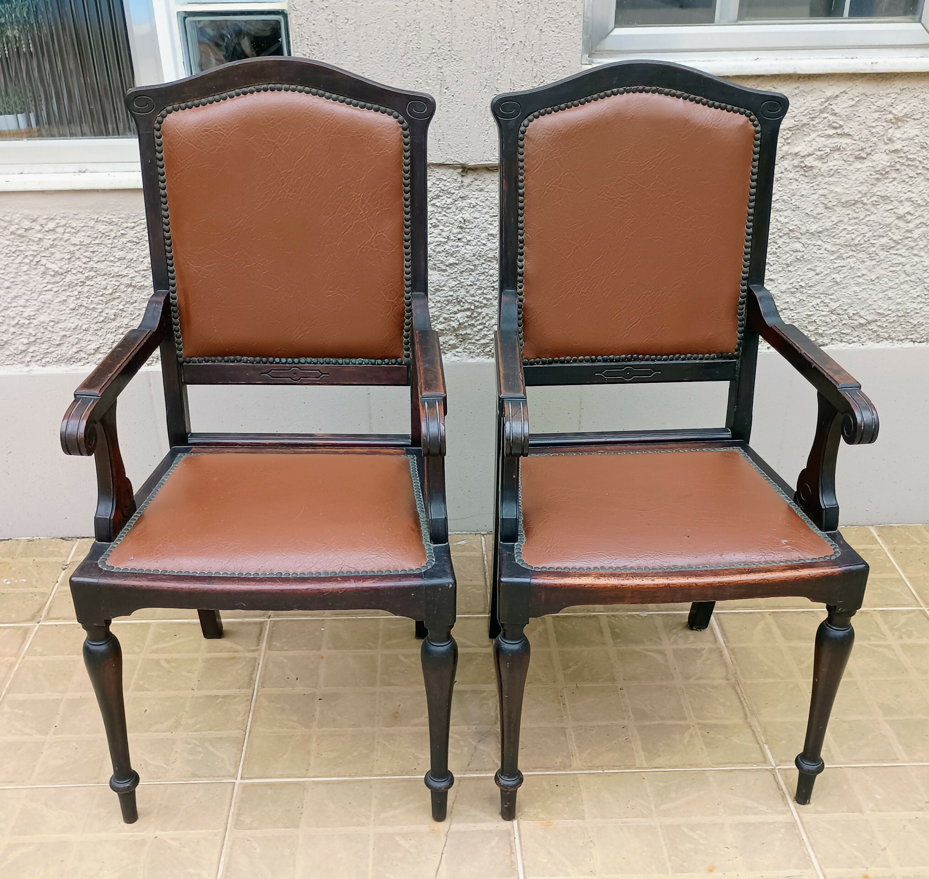 Par de cadeiras antigas em jacarandá maciço estilo décadas de 20-40