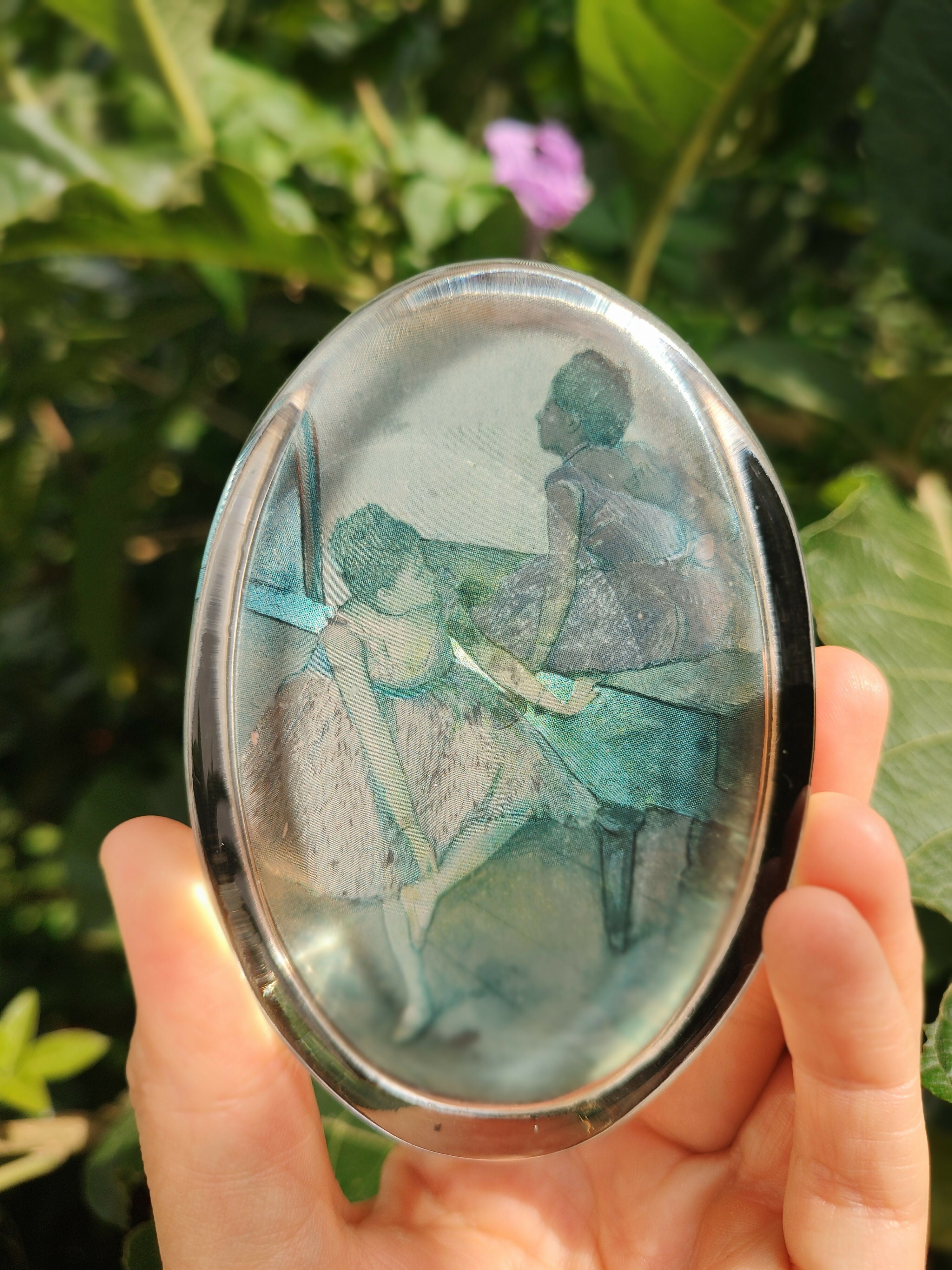 Precioso Peso de Papel em vidro cintilante com as Bailarinas de Degas