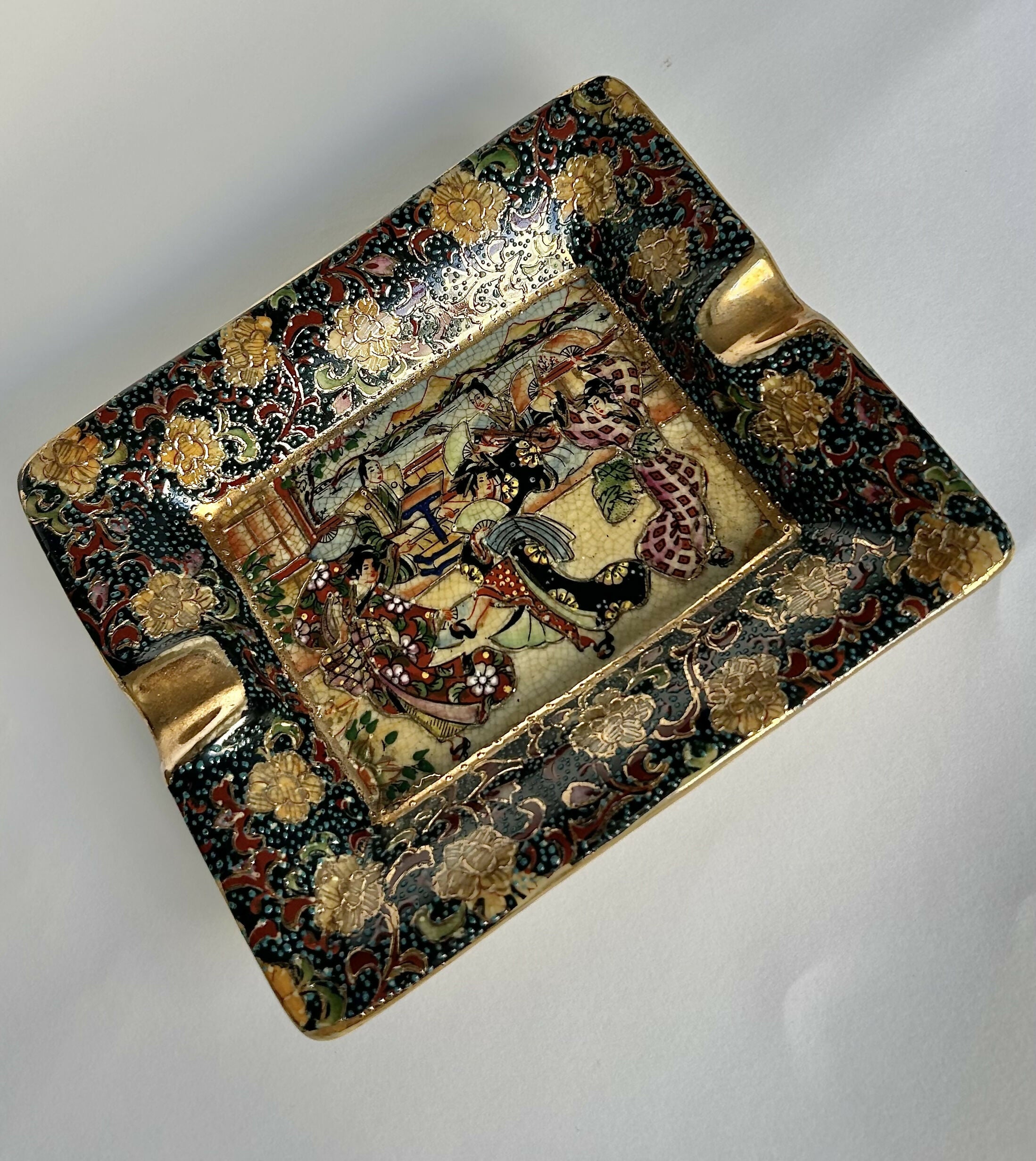 Cinzeiro de Porcelana – Estilo Satsuma Japonês