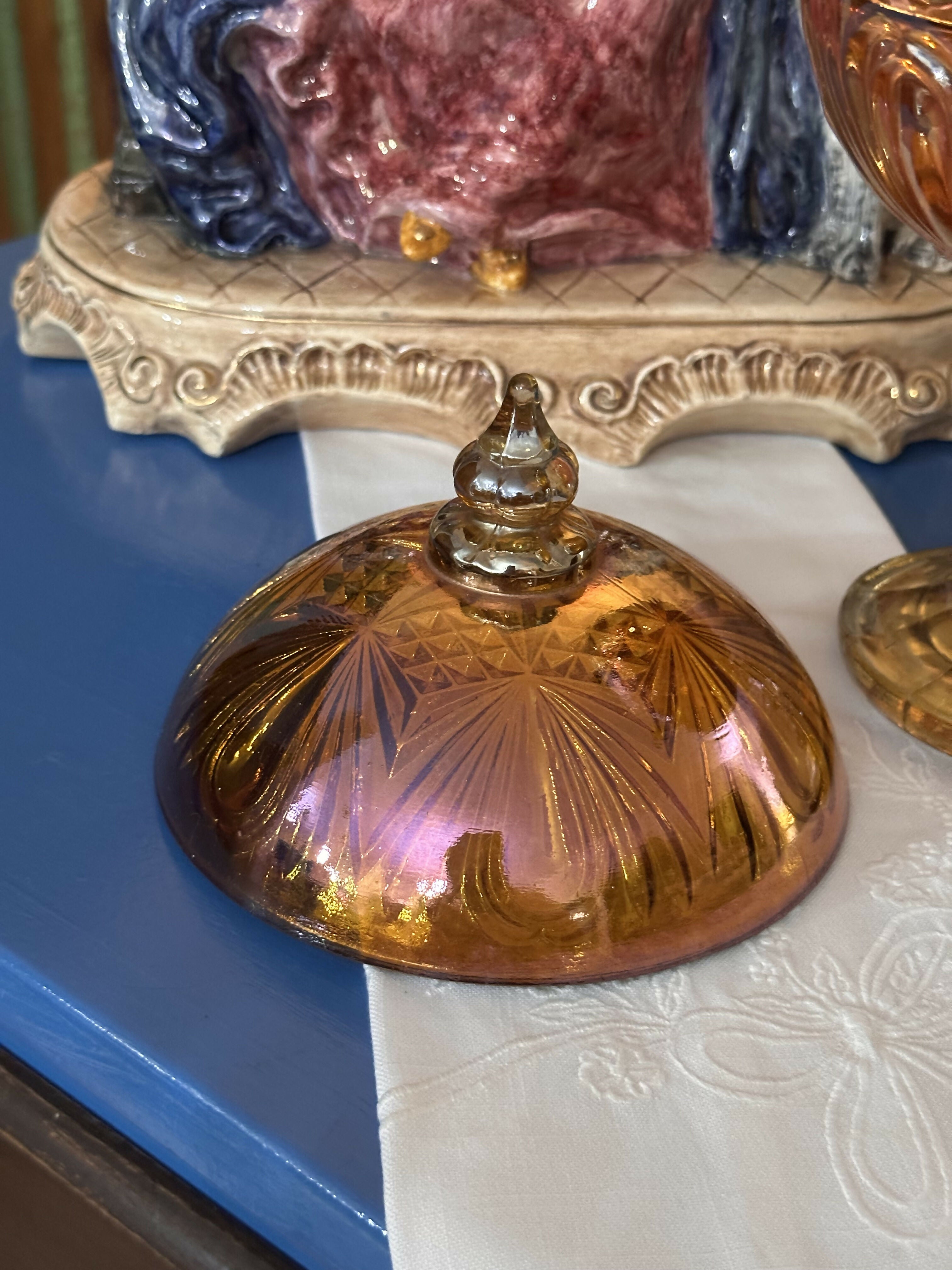 Maravilhosa compoteira antiga de Carnival Glass na cor “fogo” / “marigold” modelo “Lágrima” ou “Gota” em perfeito estado