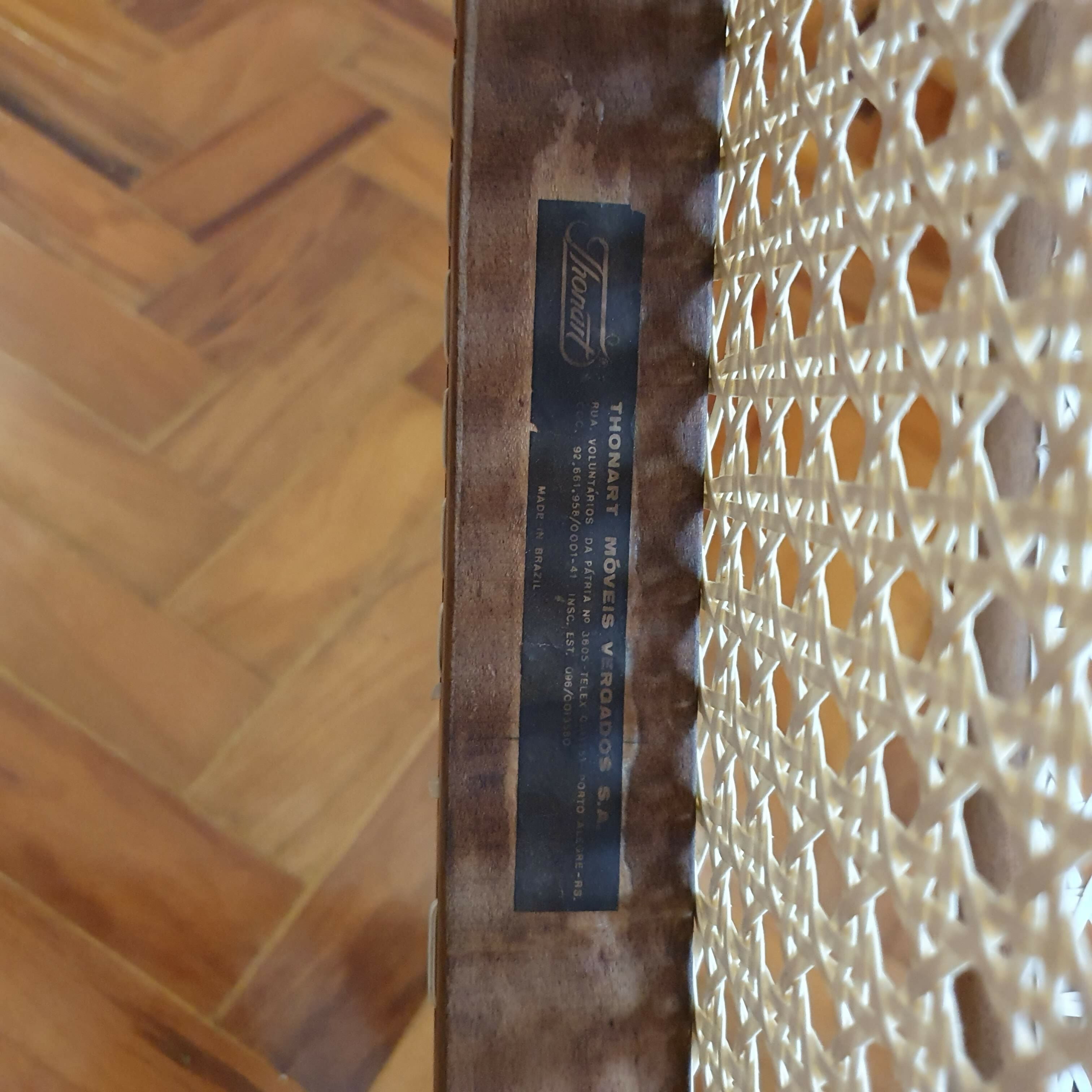 DUAS CADEIRAS THONET MODELO MERIDIEN COM BRAÇOS (valor unitário)