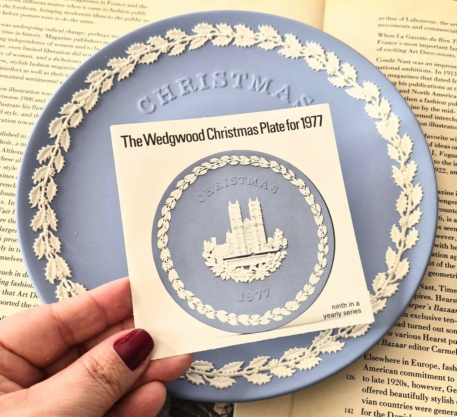 Prato de Natal de 1977 em jasperware inglês Wedgwood