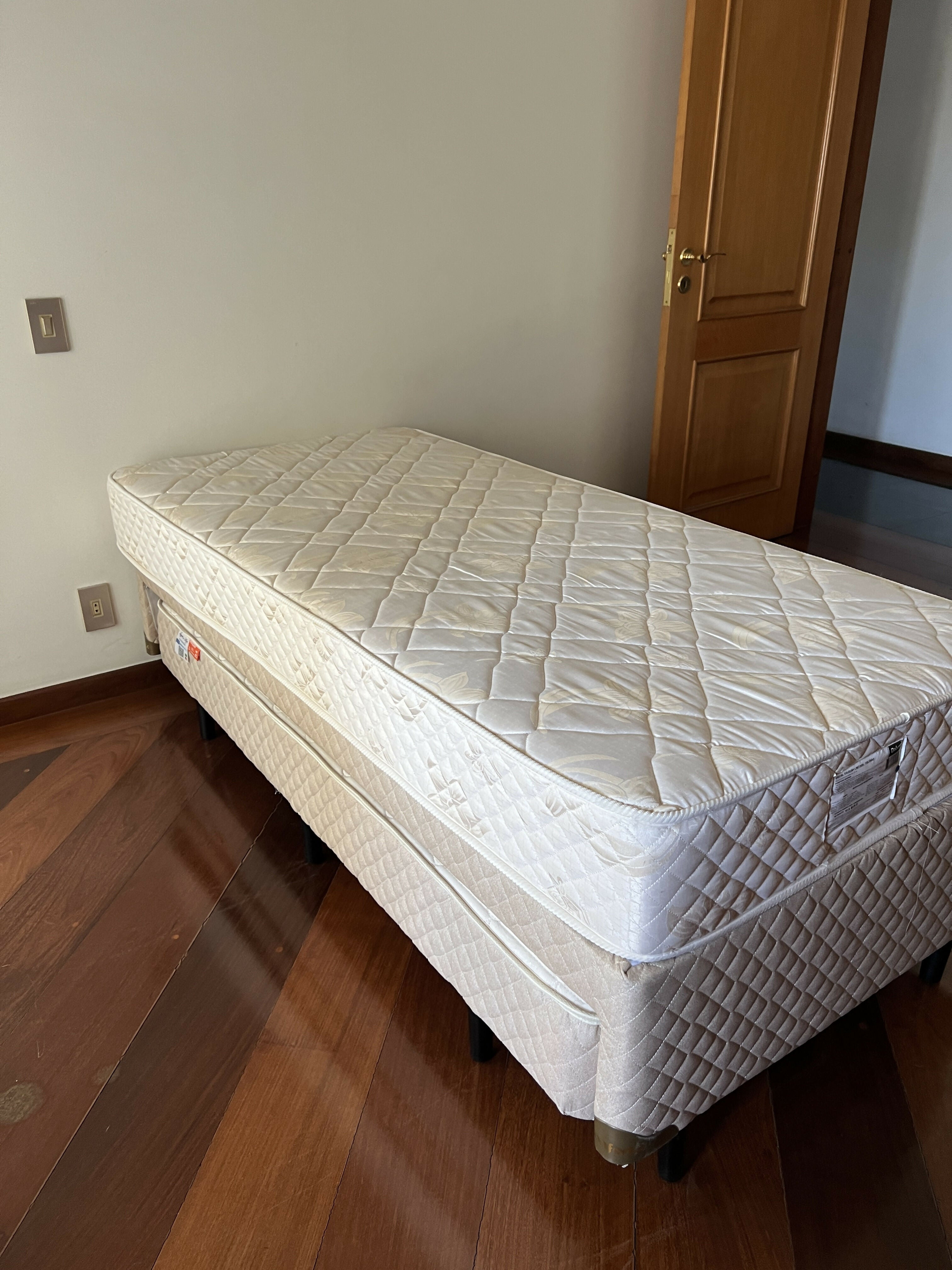 Cama box Copel