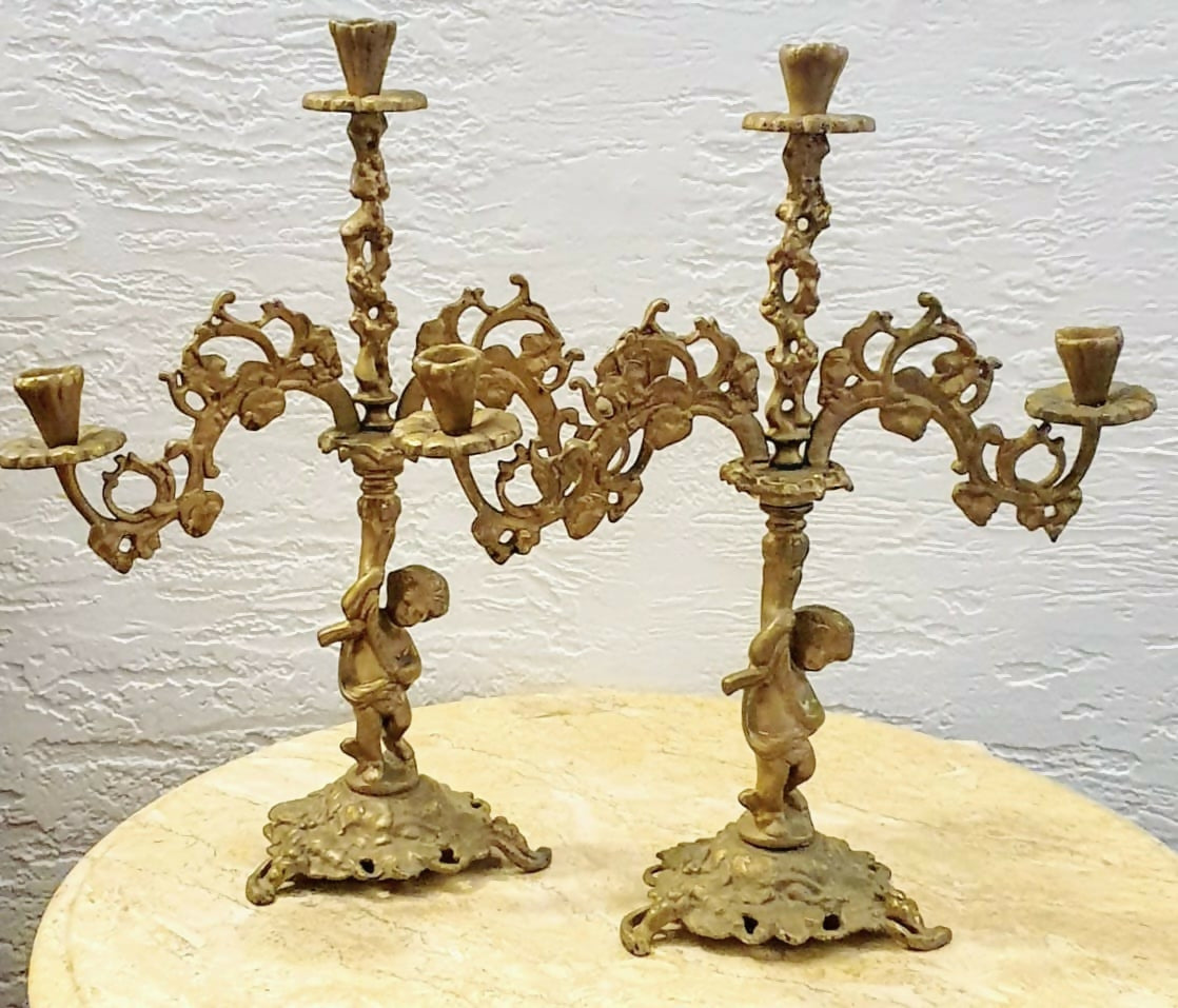 Par de castiçais em bronze maciço com espaço para 3 lúmens. Lindos!