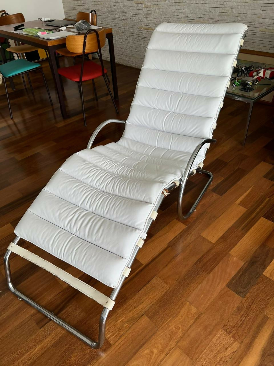 CHAISE LOUNGE MR MODELO 242 LUDWIG MIES VAN DER ROHE