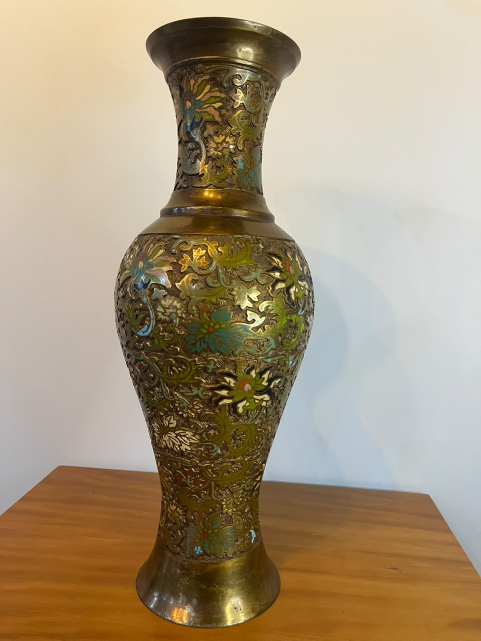 Vaso Decorativo em Latão com Esmaltação Floral