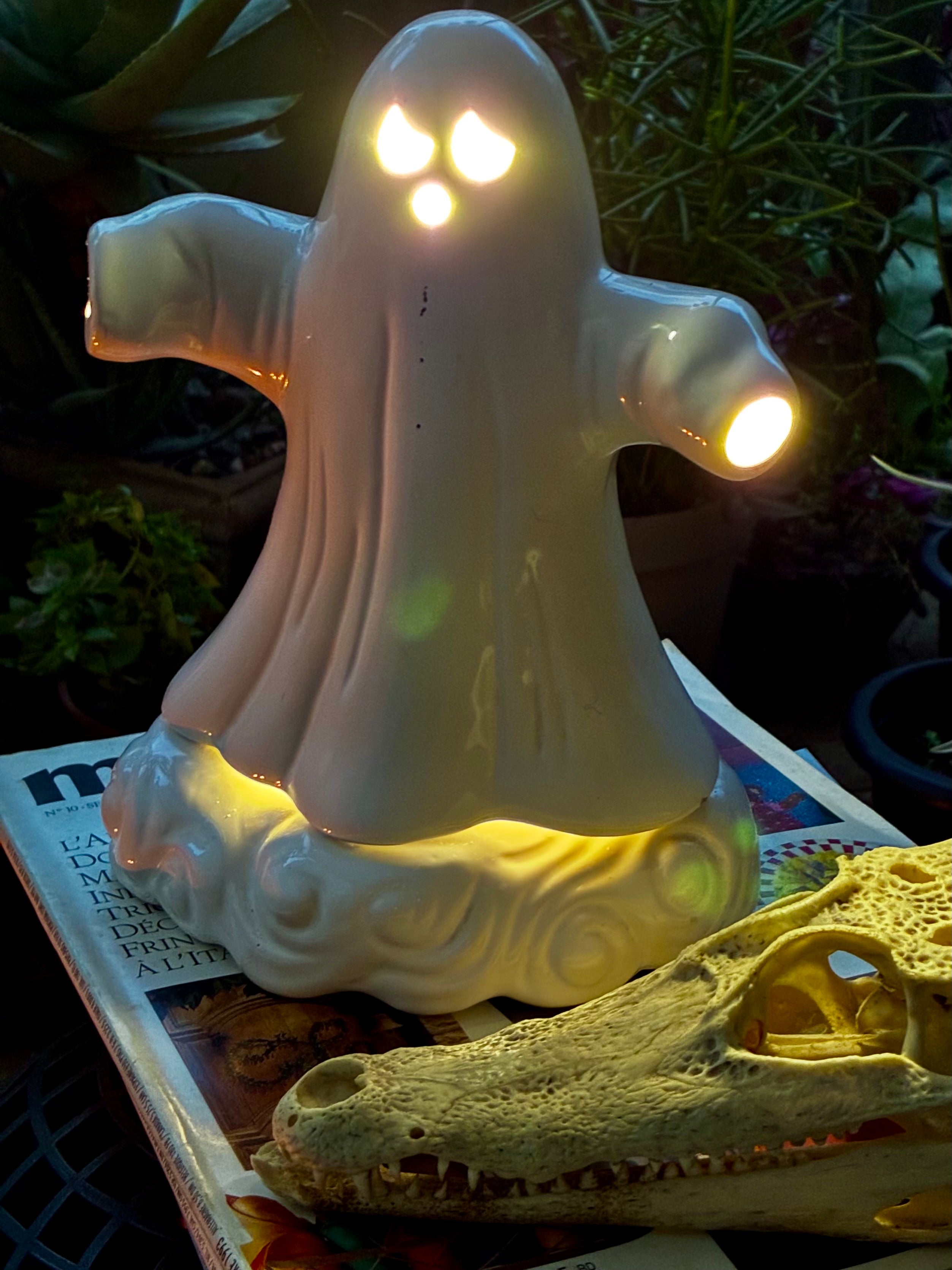 Luminária fantasma 