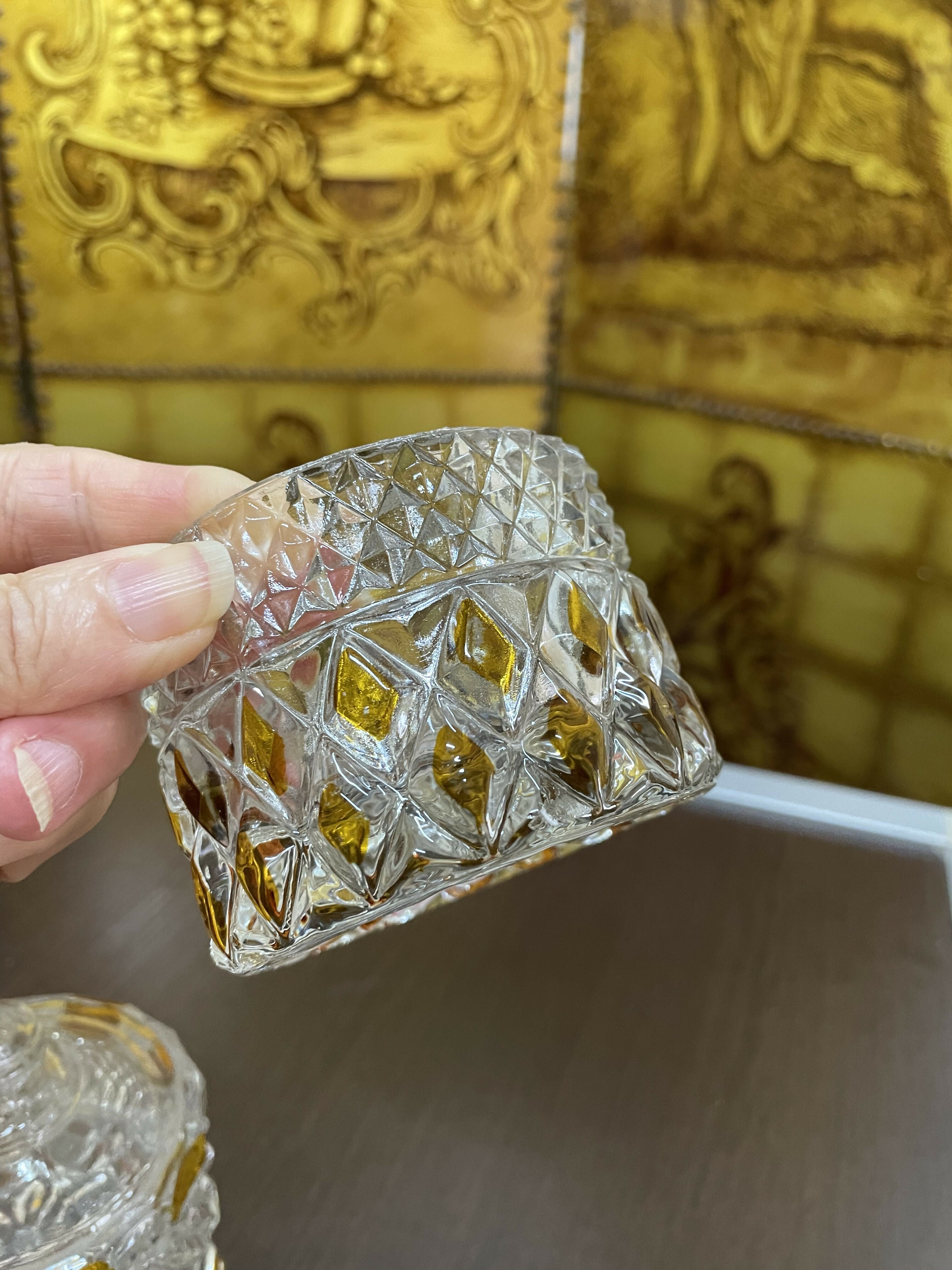 Jogo de perfumeiros cristal bico de jaca com detalhe ambar