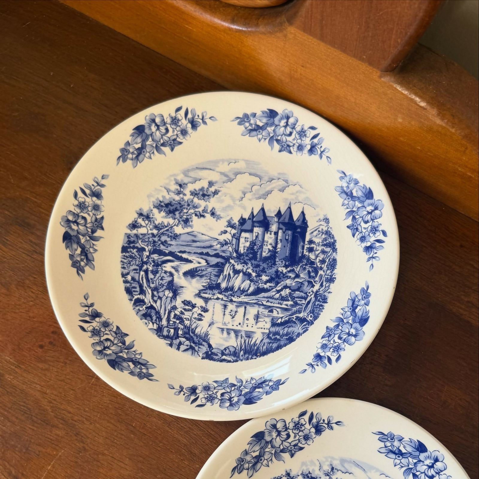 Conjunto de 2 Pratinhos Decorativos em Belíssima decoração azul cobalto