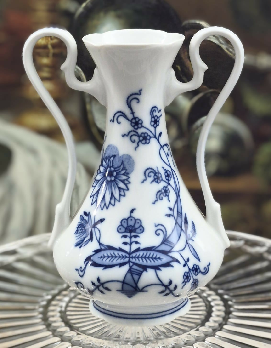 Vaso Ânfora em porcelana tcheca Leander Loucky, padrão cebolinha. Perfeito e lindo!