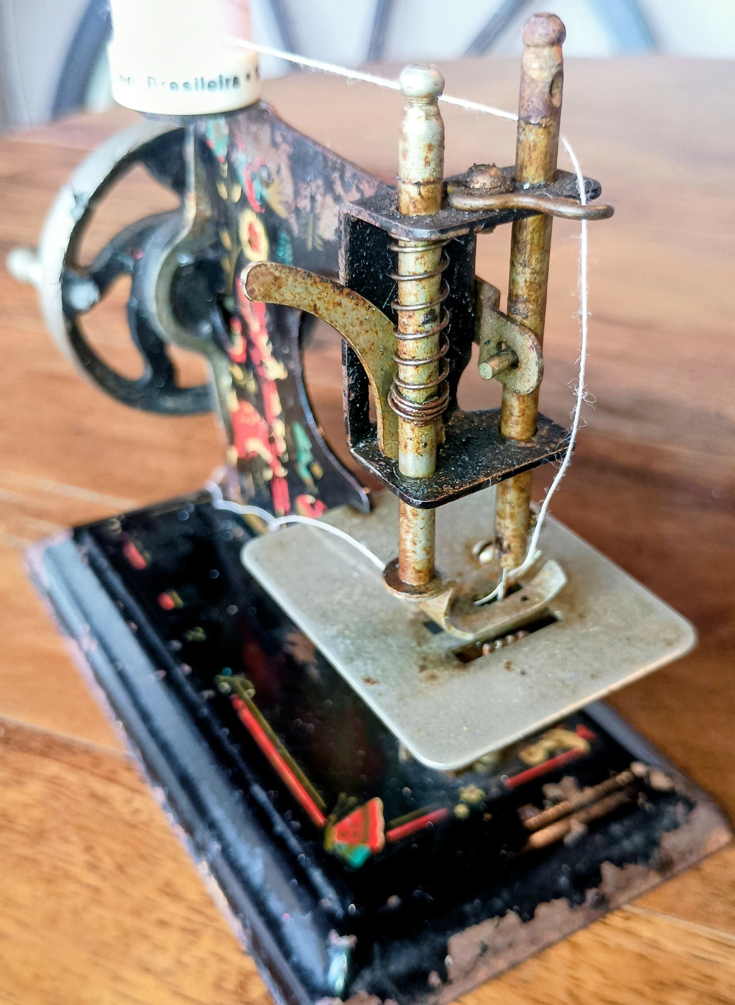 Mini Máquina de Costura de Brinquedo – Estrela – Décadas de 1940/50