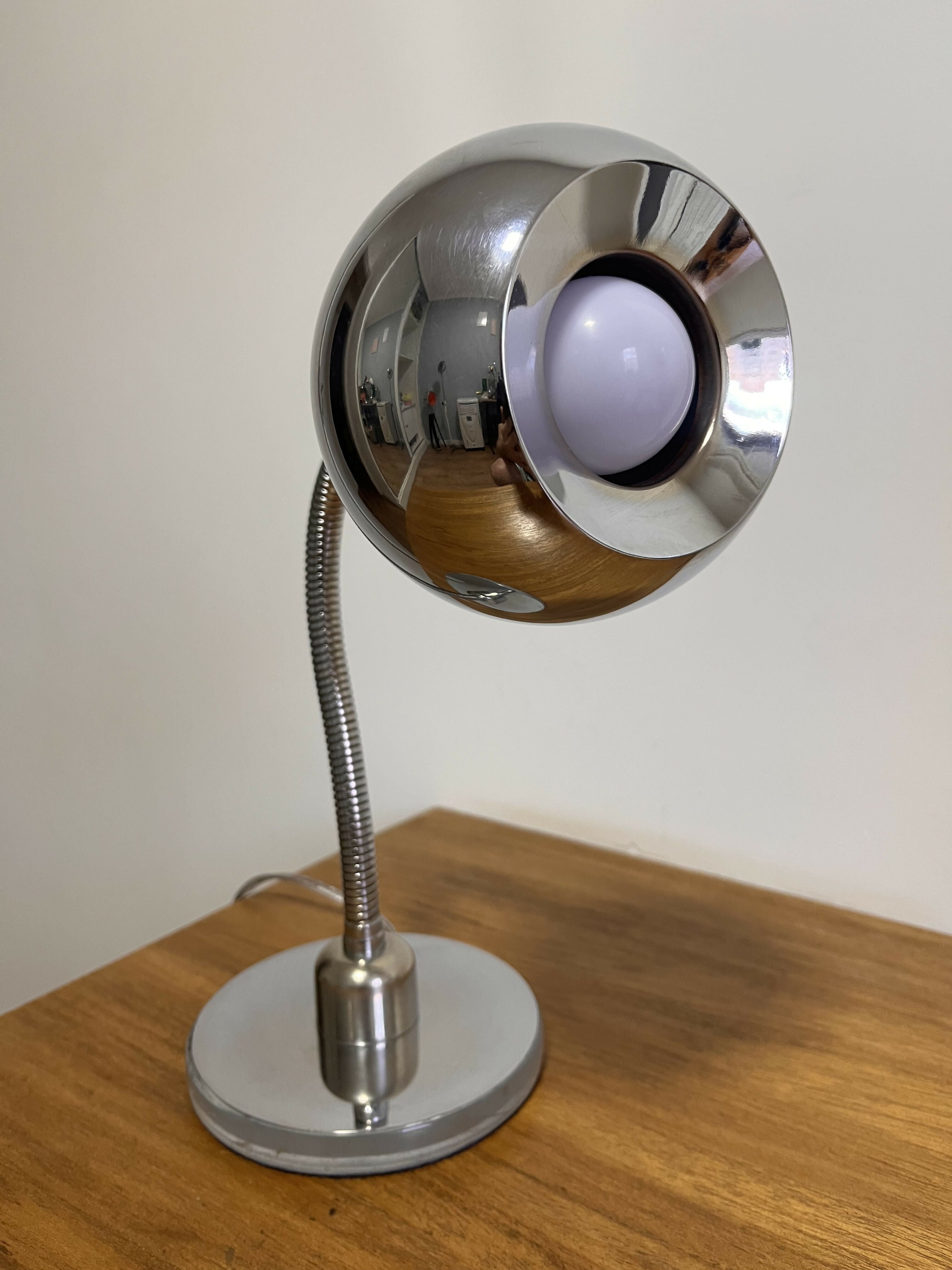 Luminária space age olho de boi