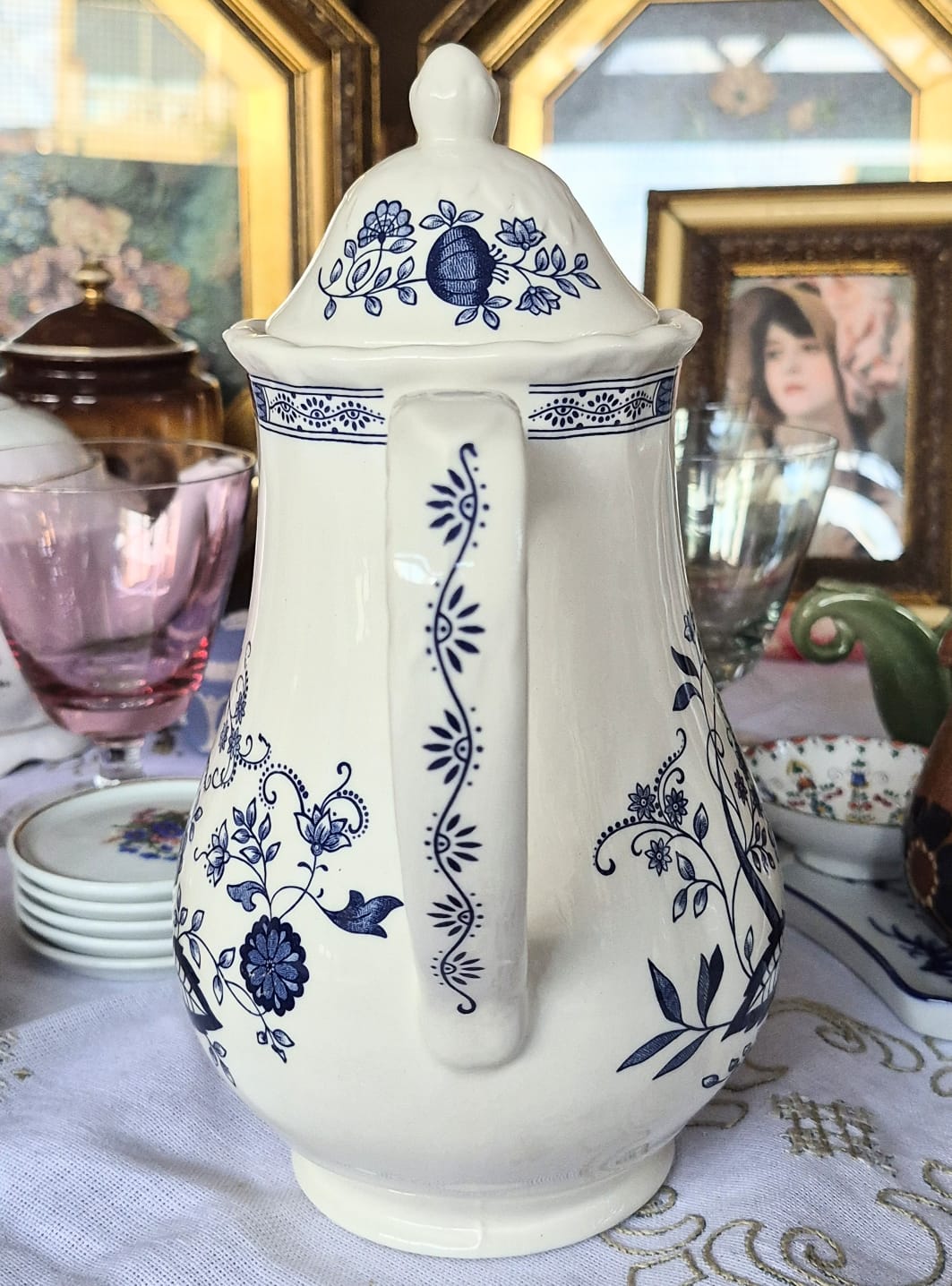 Bule em faiança inglesa Royal Tudor by Grindley of Stoke padrão Blue Onion.  Impecável.