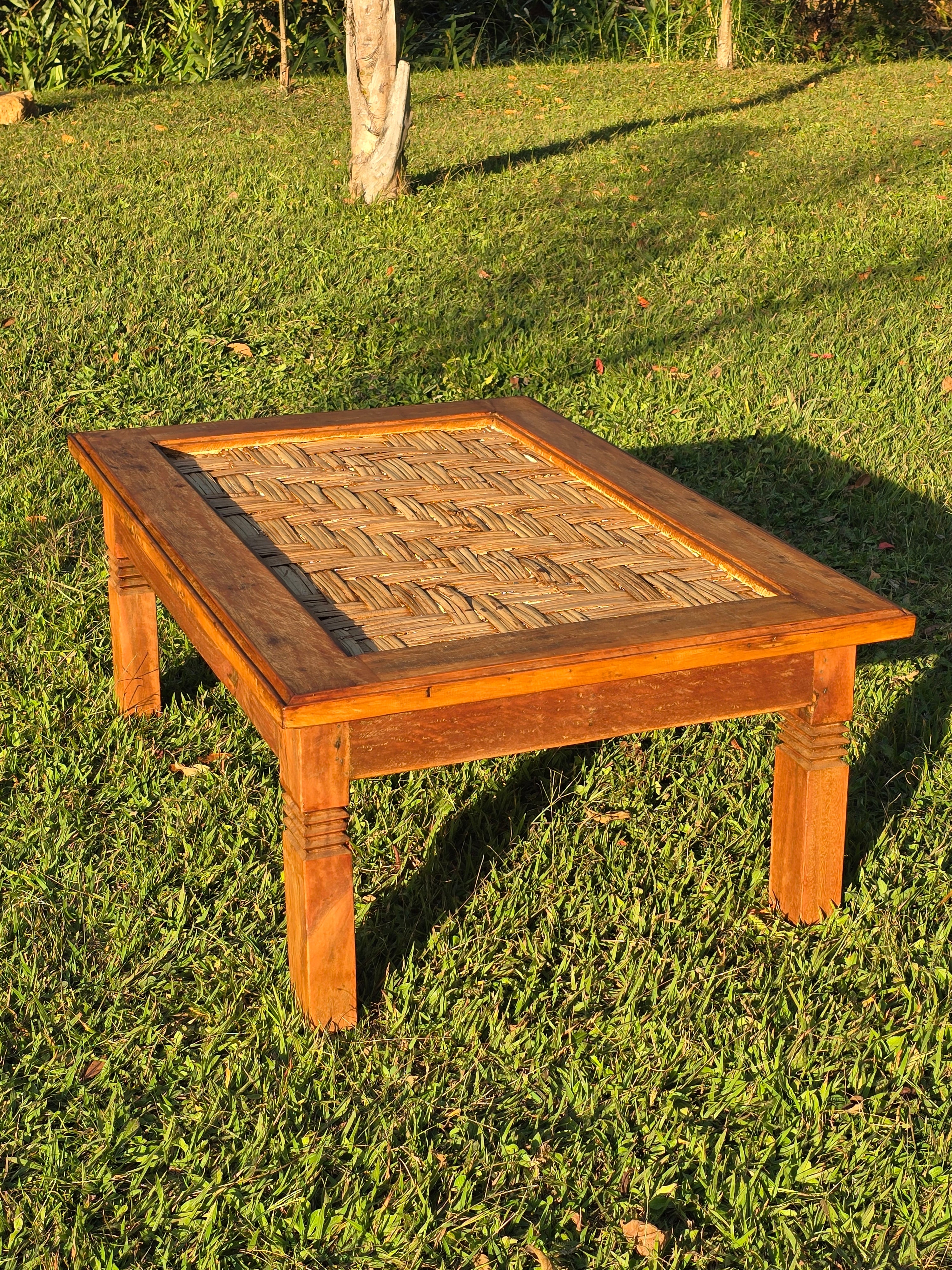 Mesa de Centro Madeira Maciça Suporte Para Vidro Esteira de Bambu