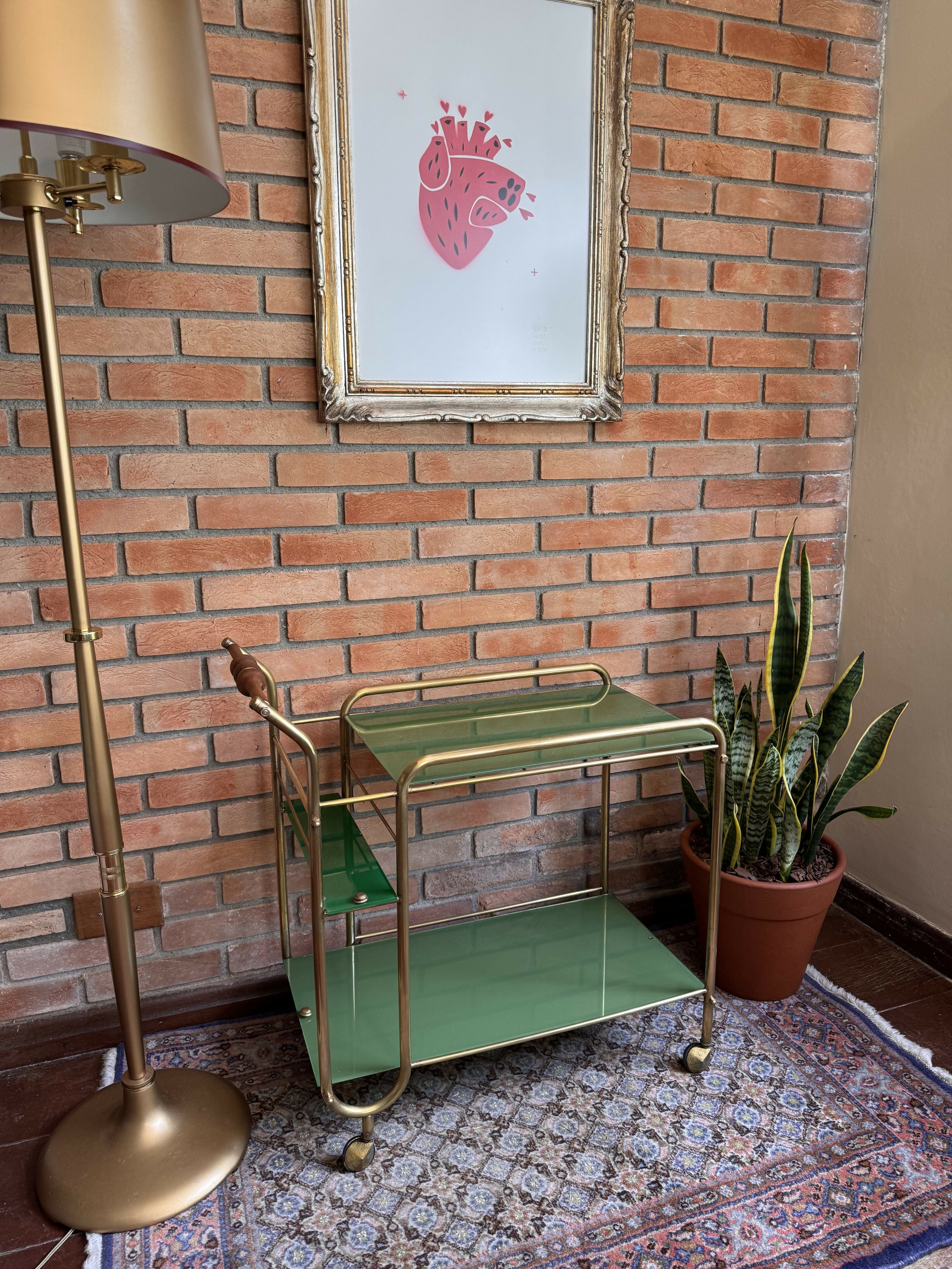 Lindo barzinho ou carrinho de chá / café Anos 50 com vidro verde