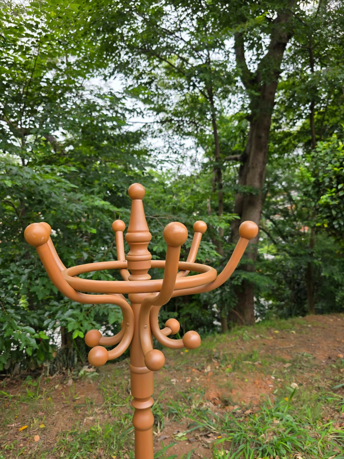 Mancebo Autriaco Guerdau, década de 60, madeira vergada e pintada.