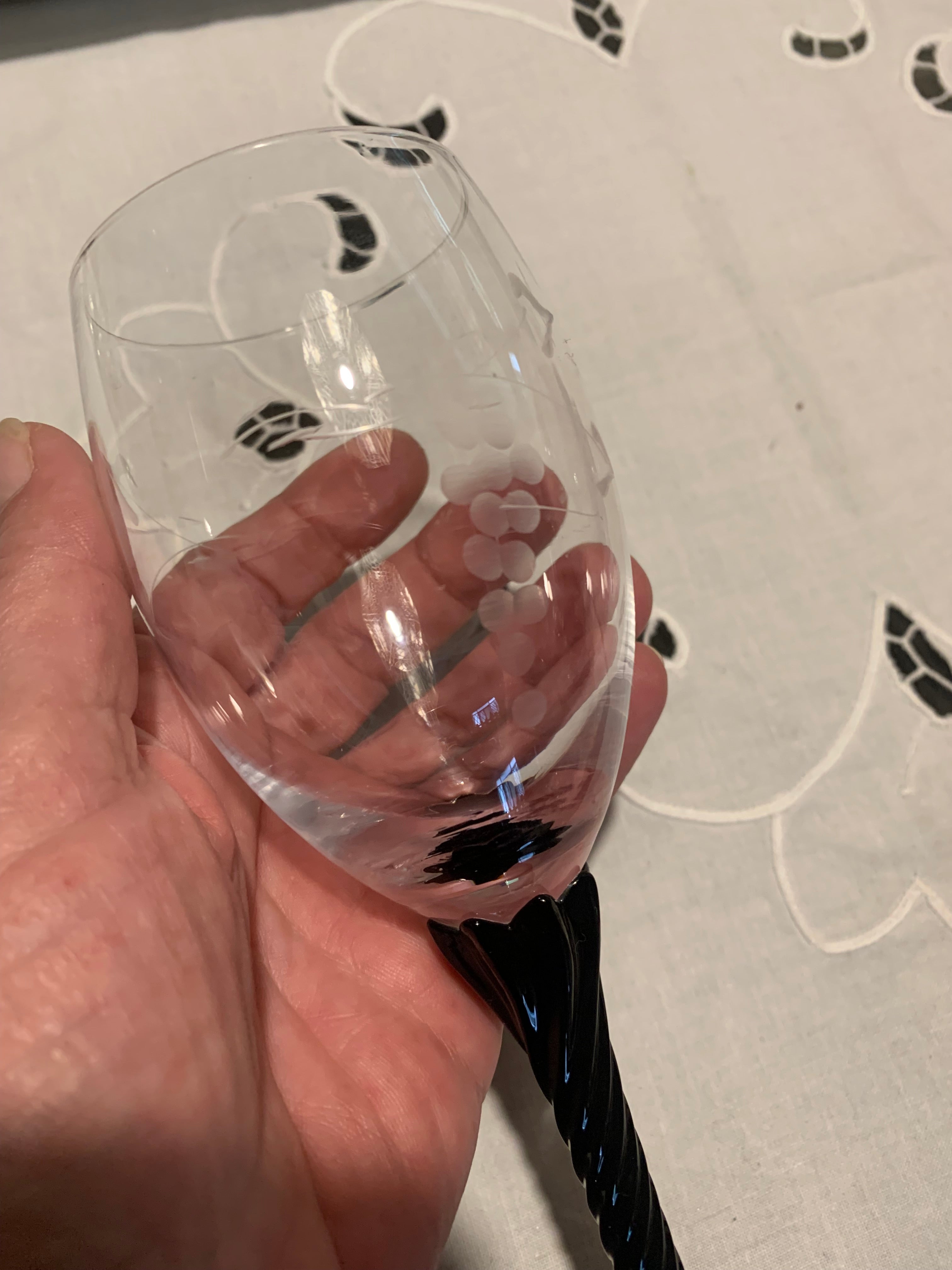Taça solteira copo de vinho em vidro muito delicado