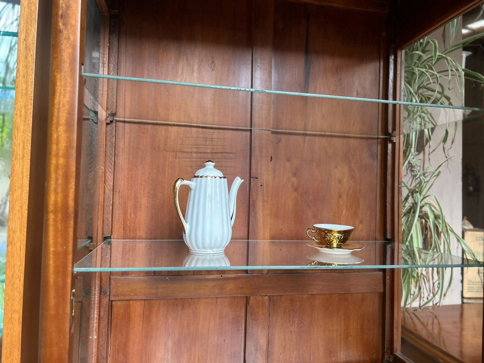 Cristaleira antiga totalmente restaurada maciça *Reliquia*