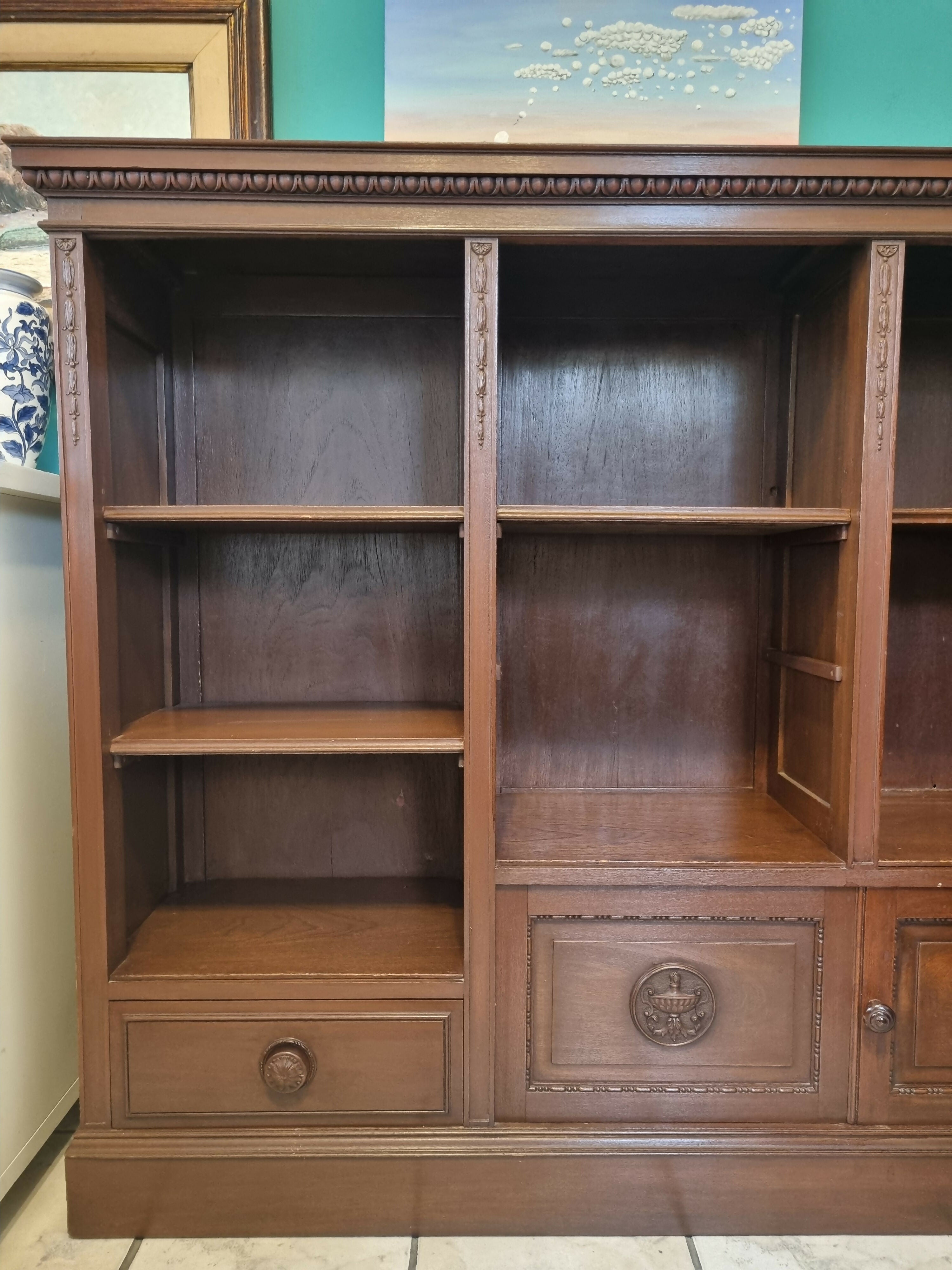 Estante Neoclássica Laubisch-Hirth