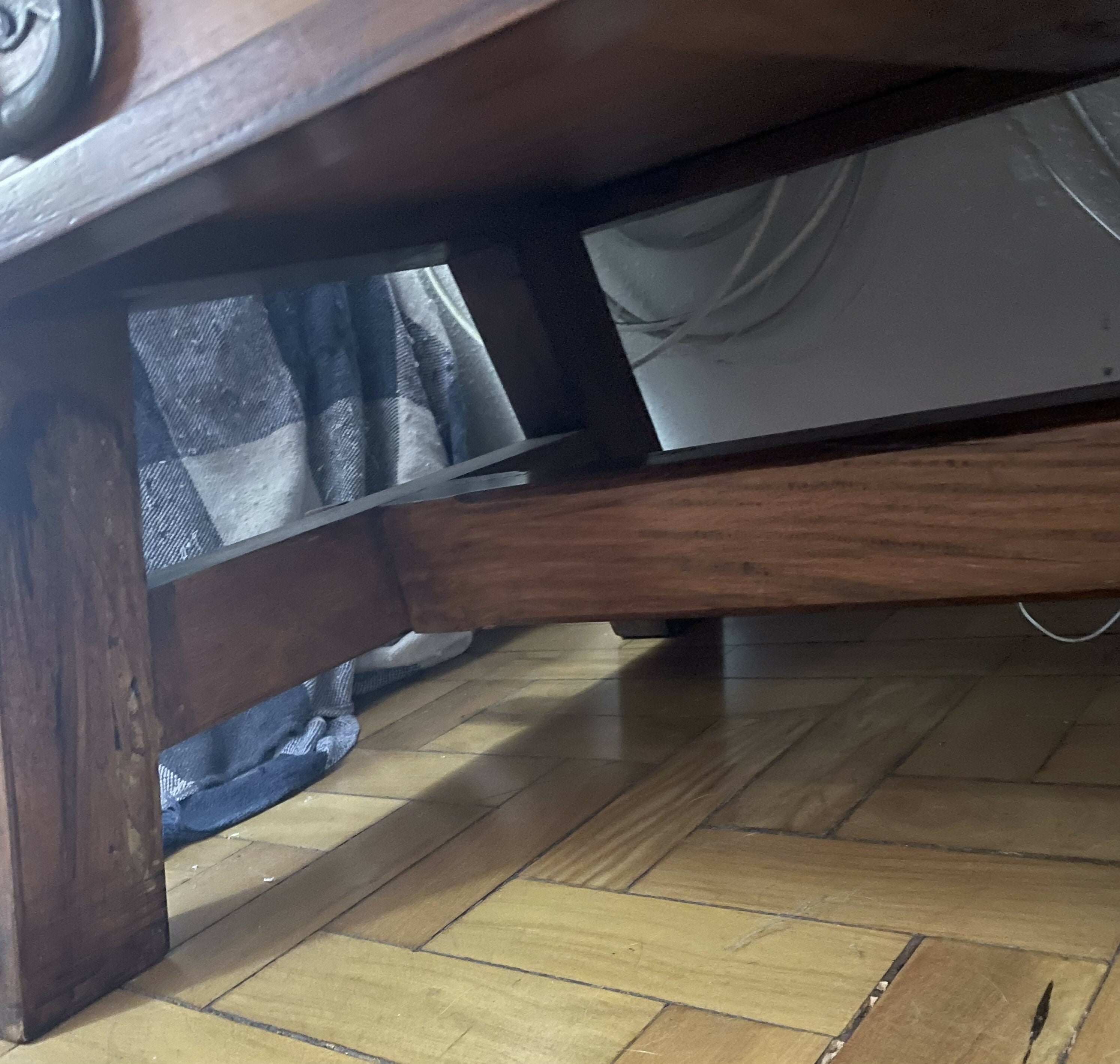 Mesa de centro rústica com duas gavetas