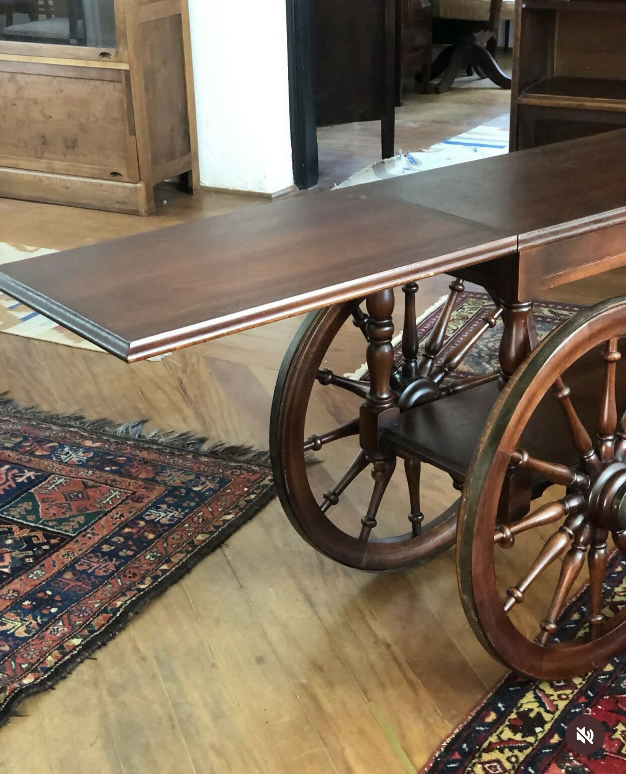 Carrinho de chá com abas laterais dobráveis