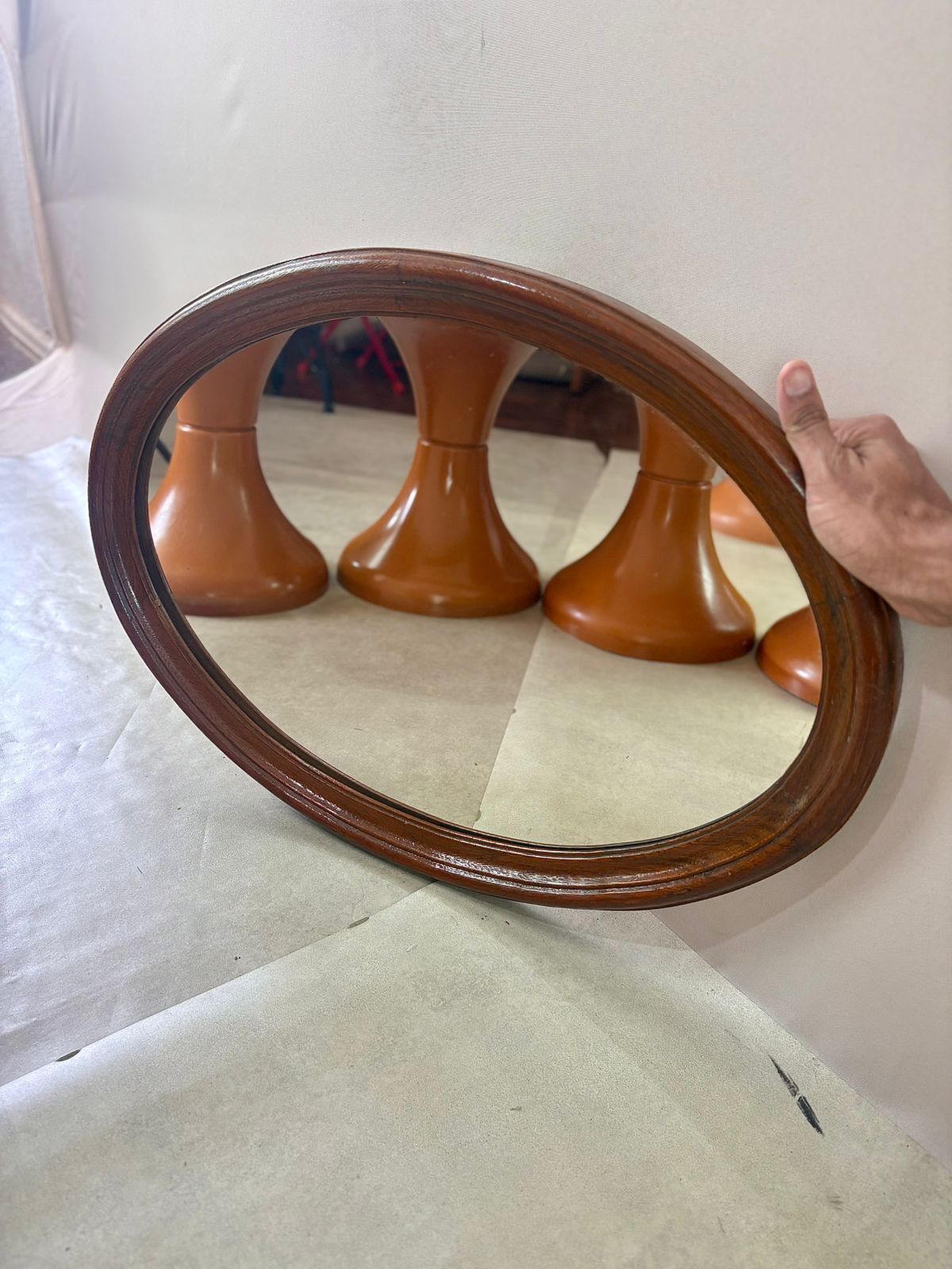 Espelho oval em Cerejeira 60’s