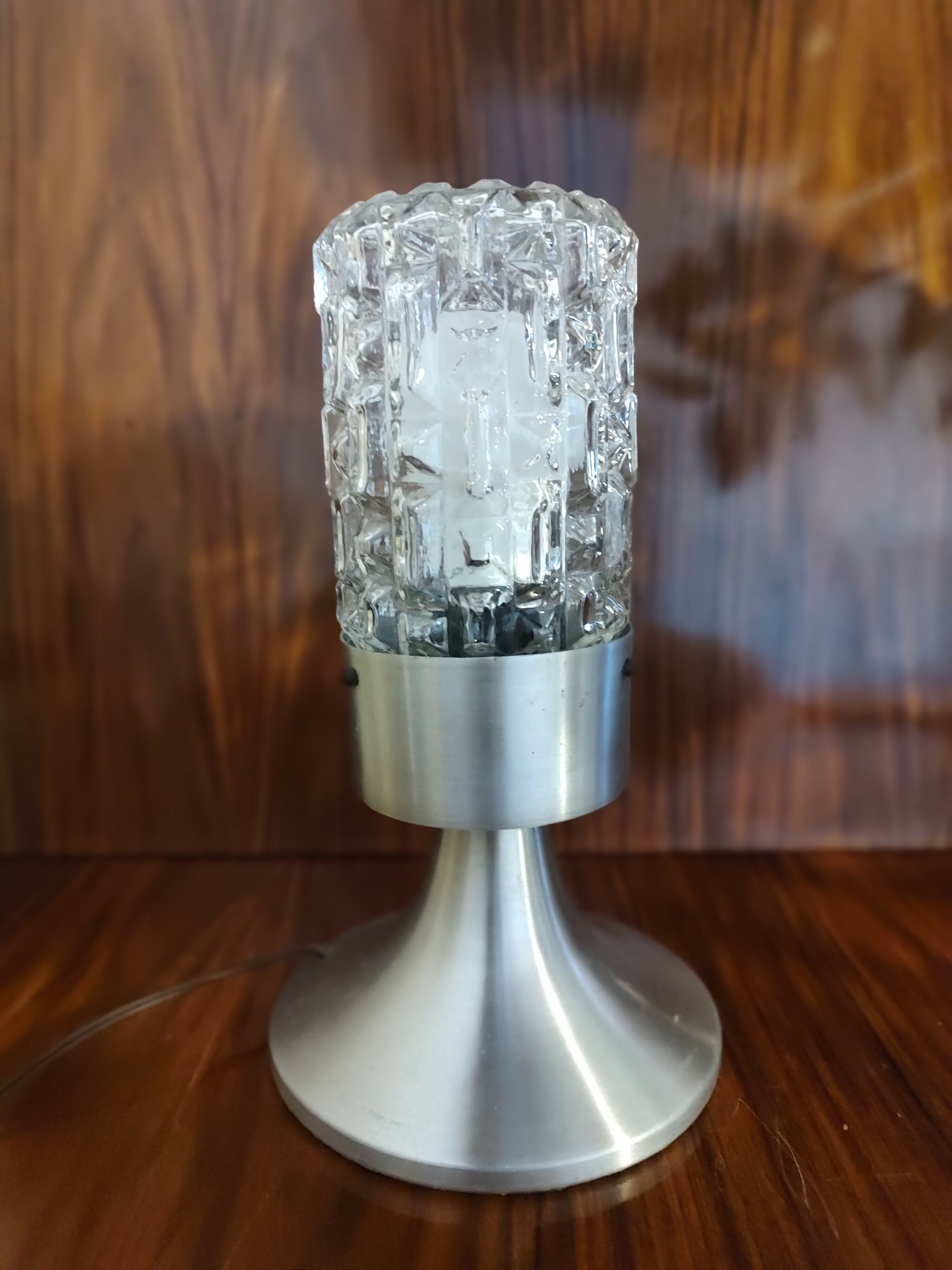 Abajur / Luminária Antiga Mid Century em vidro texturizado e base em metal - anos 70