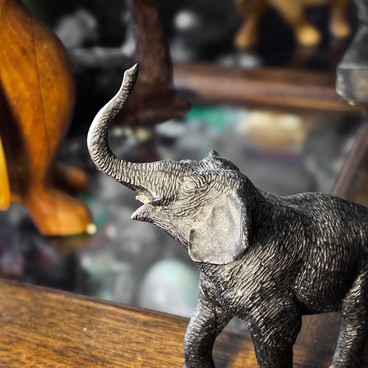 Escultura vintage de elefante em metal, segunda metade do século XX