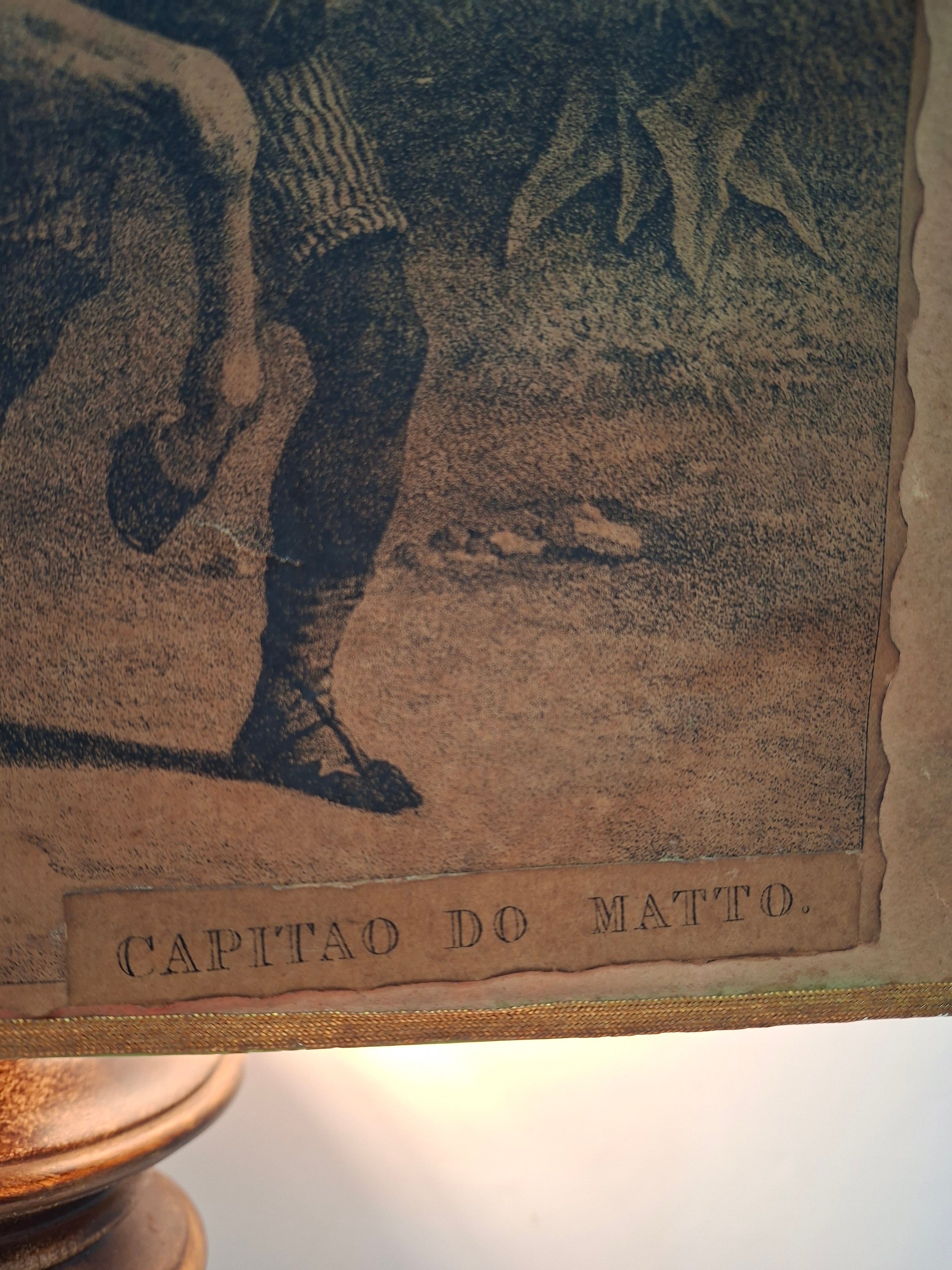 Abajur Antigo em Cerâmica e Cúpula em Pergaminho
