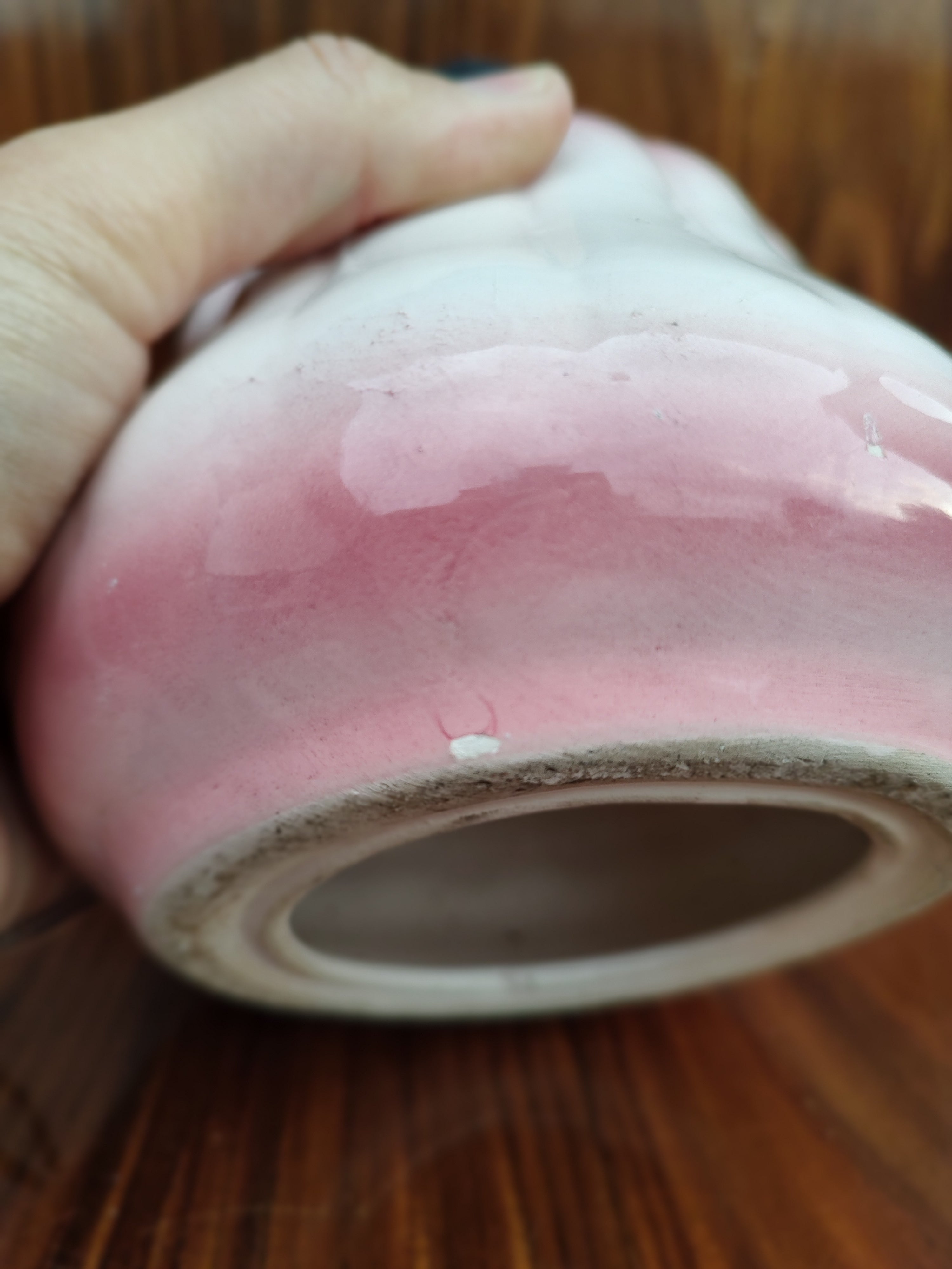 Pequeno Abajur / Luminária Bojuda em porcelana rosa e branca