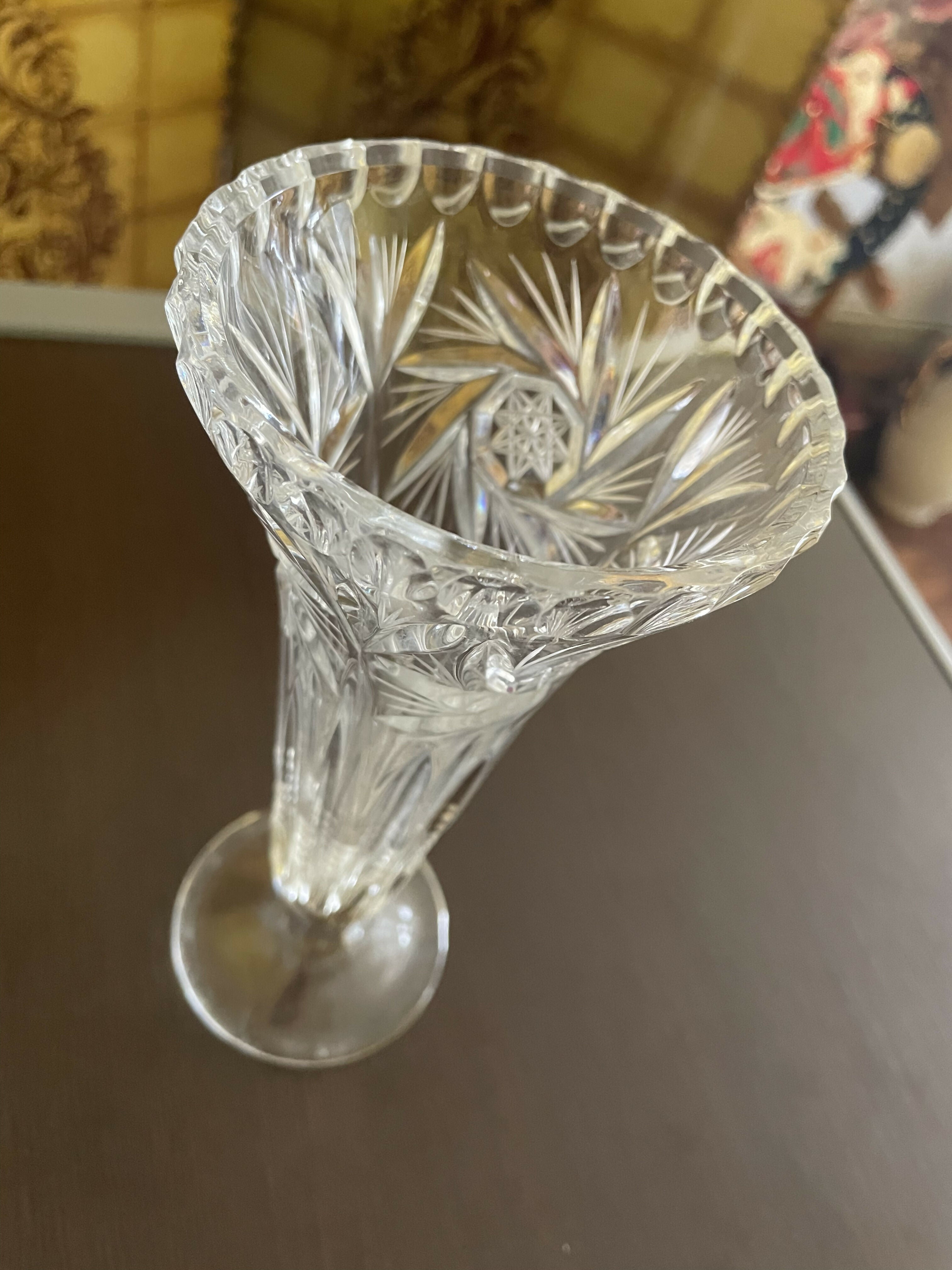 Vaso solitário lapidado