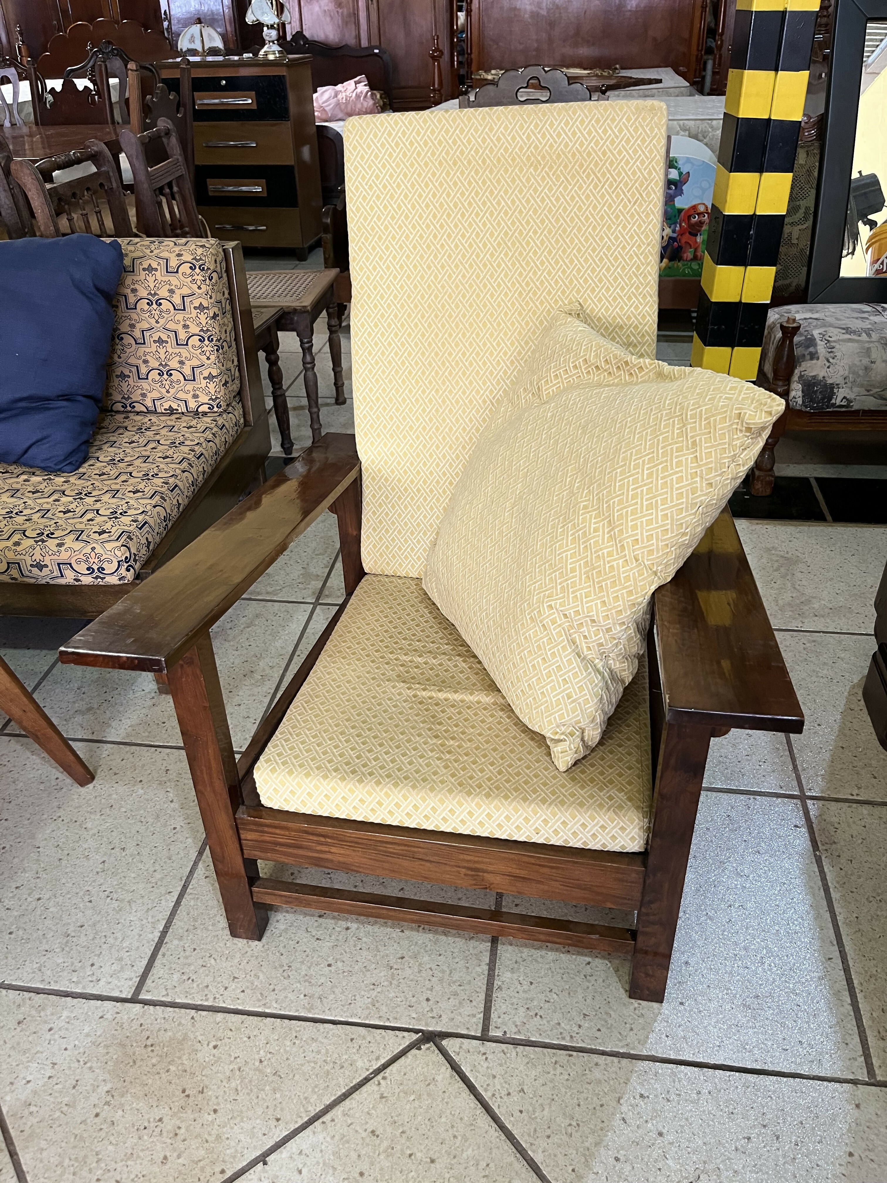 POLTRONA ANOS 60 EM MADEIRA JACARANDÁ