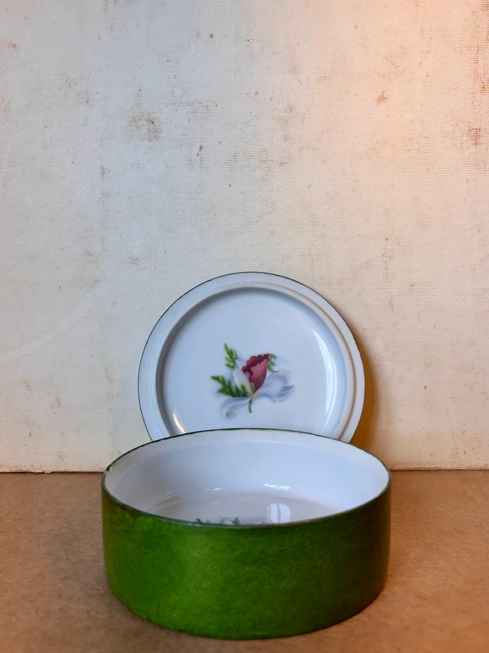 Potiche redondo em porcelana verde com tampa floral (DMCPS_531)
