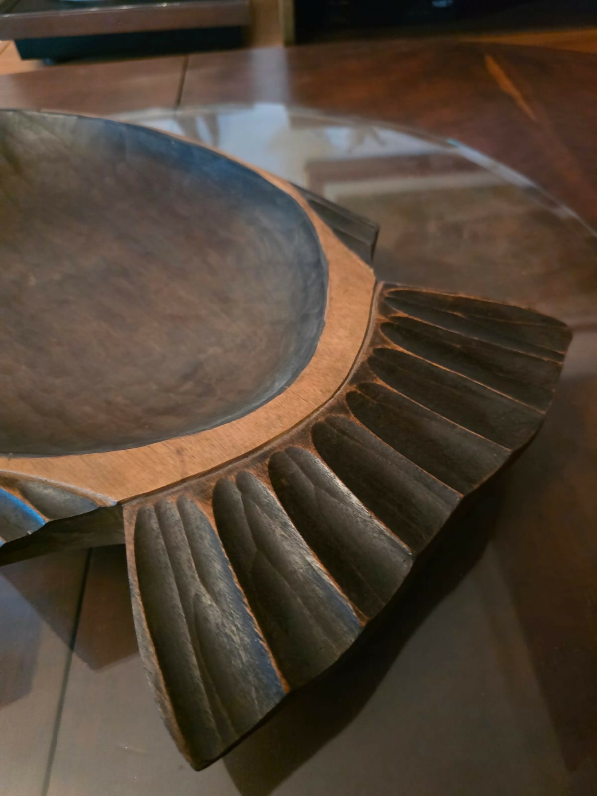 Antiga fruteira de madeira em madeira maciça em formato de Peixe