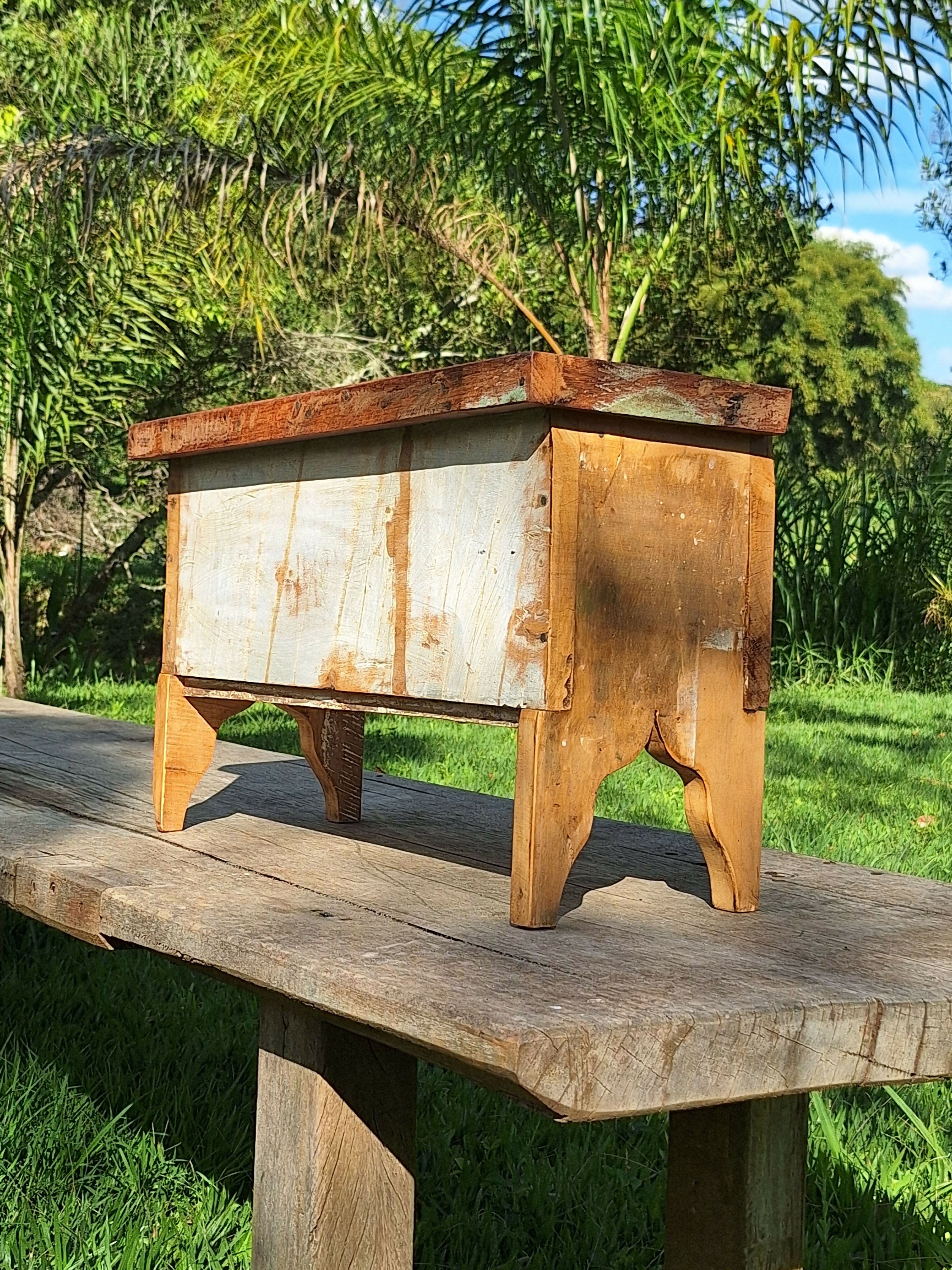Baú Rústico Tinta Gasta Madeira Maciça Garimpo Mineiro