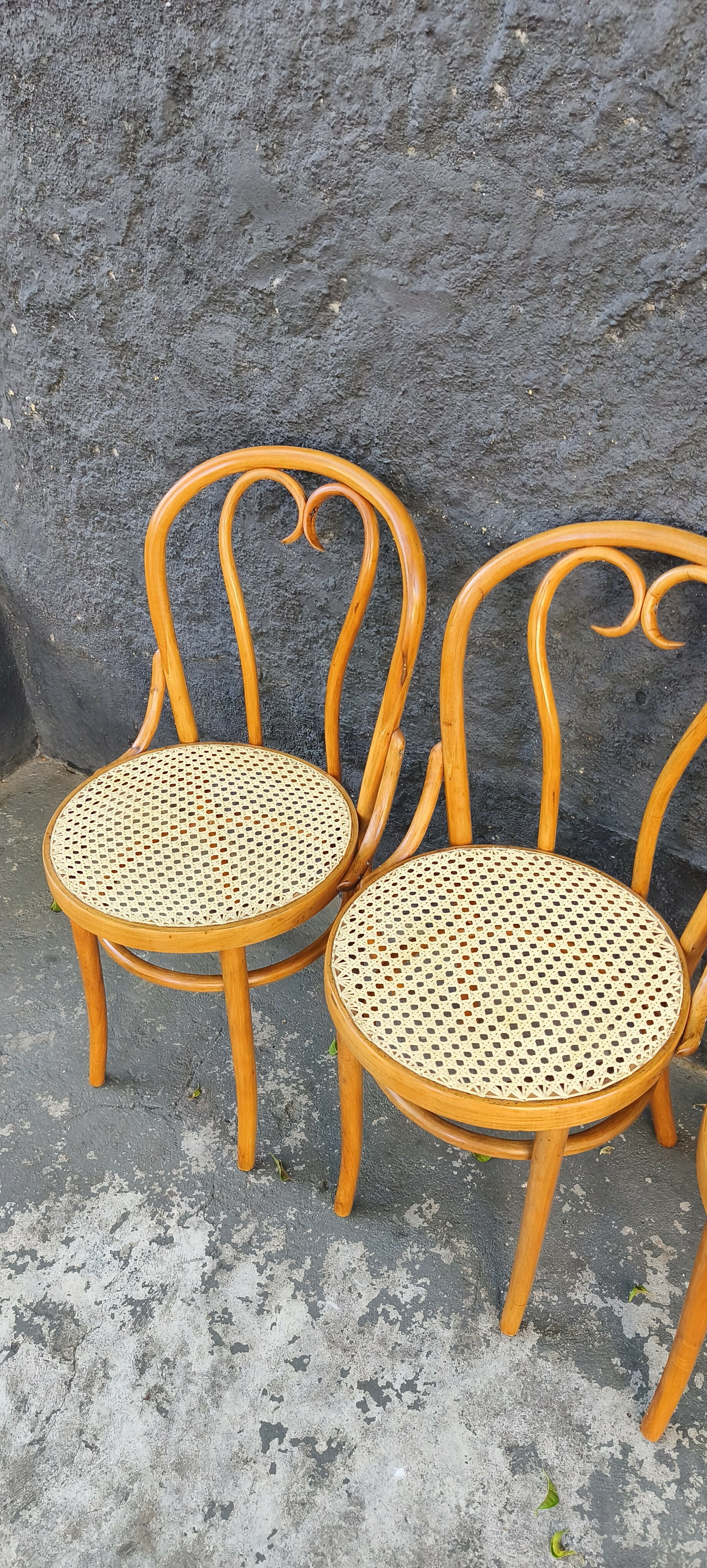 3 Cadeiras Thonart com palhinha (valor unitário)