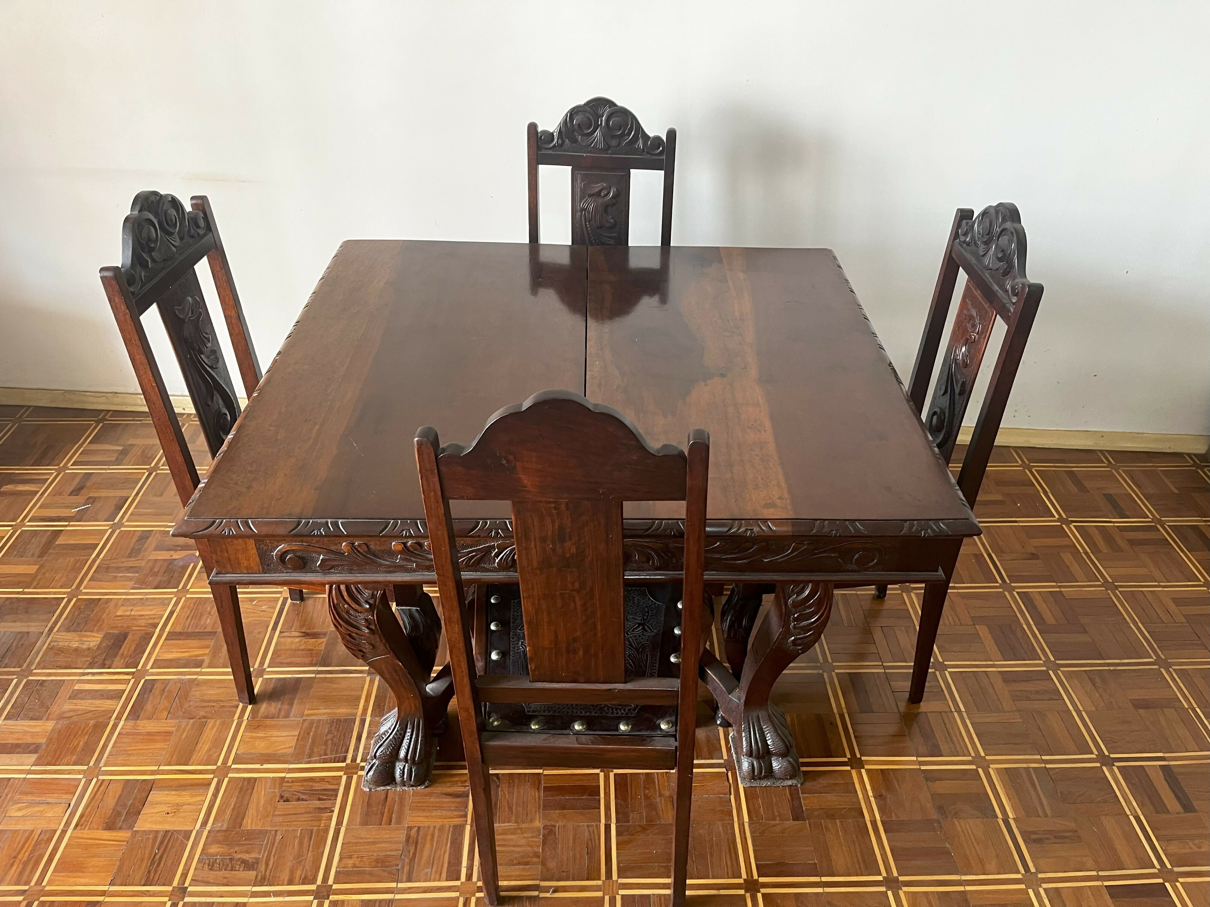 Conjunto de sala de jantar vintage em madeira nobre