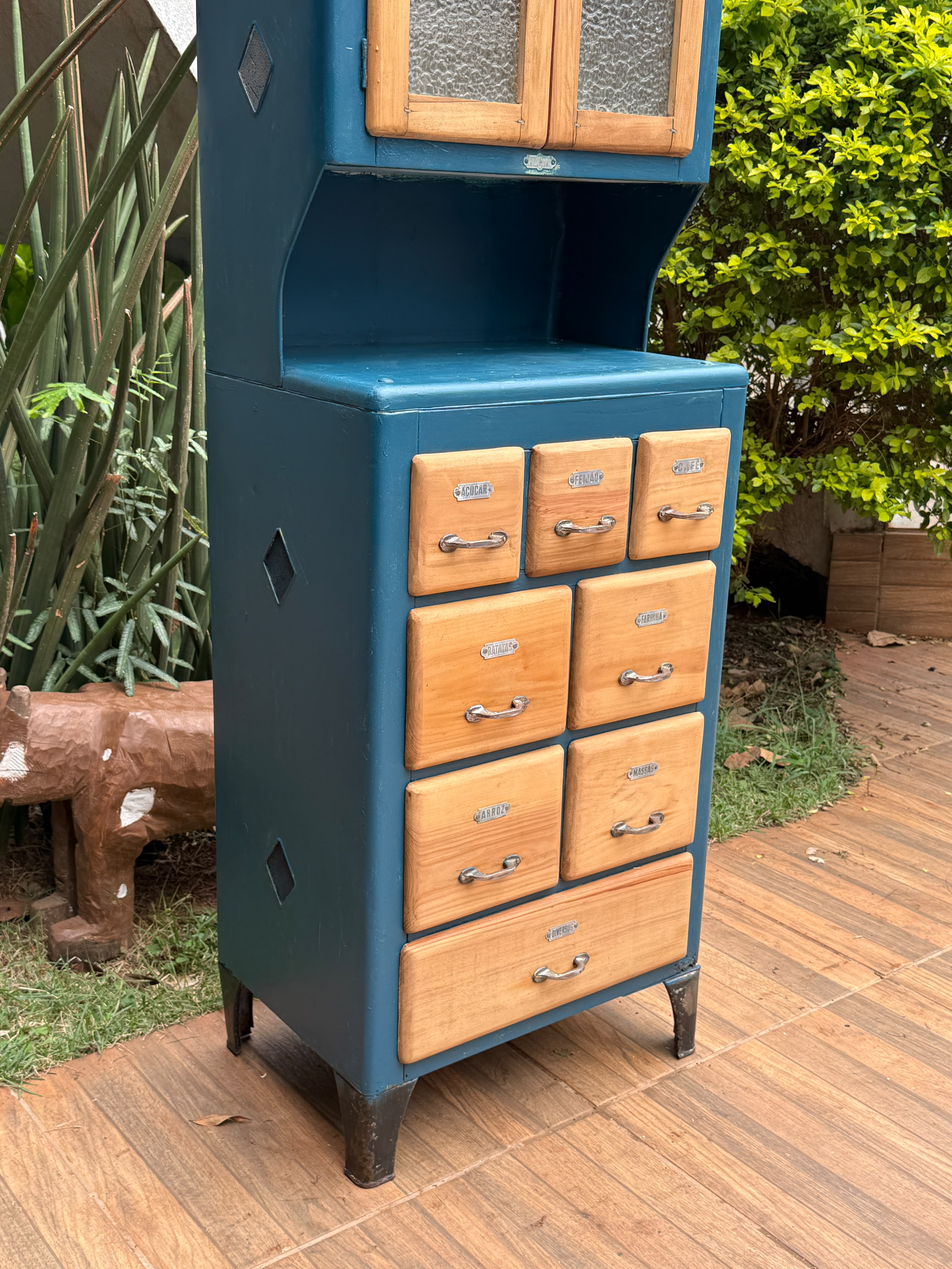Armário Comideiro Guarda Mantimentos Década 20 em azul com vidro fantasia 