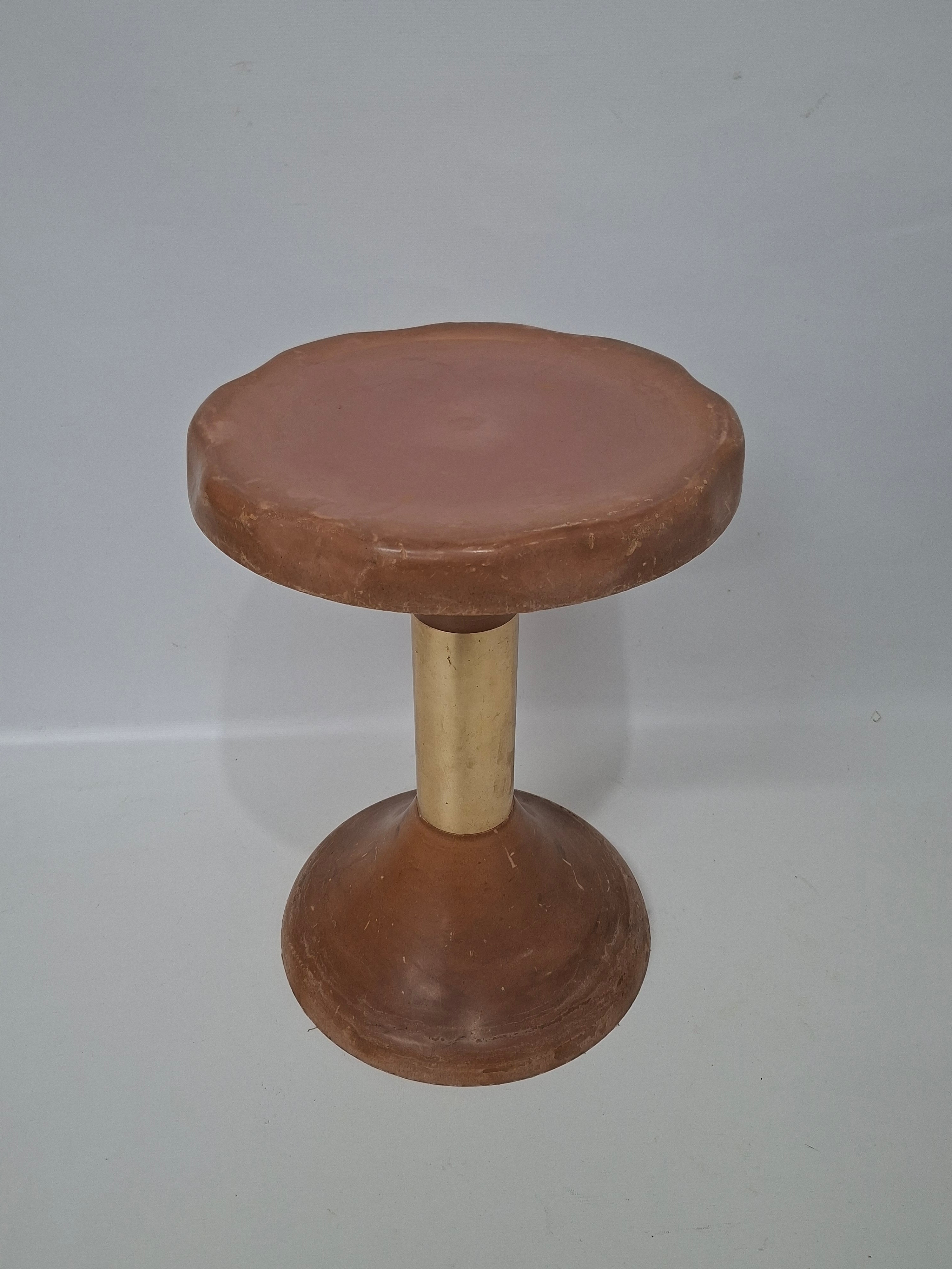 Banco Design Ampulheta Antigo em marrom e dourado 